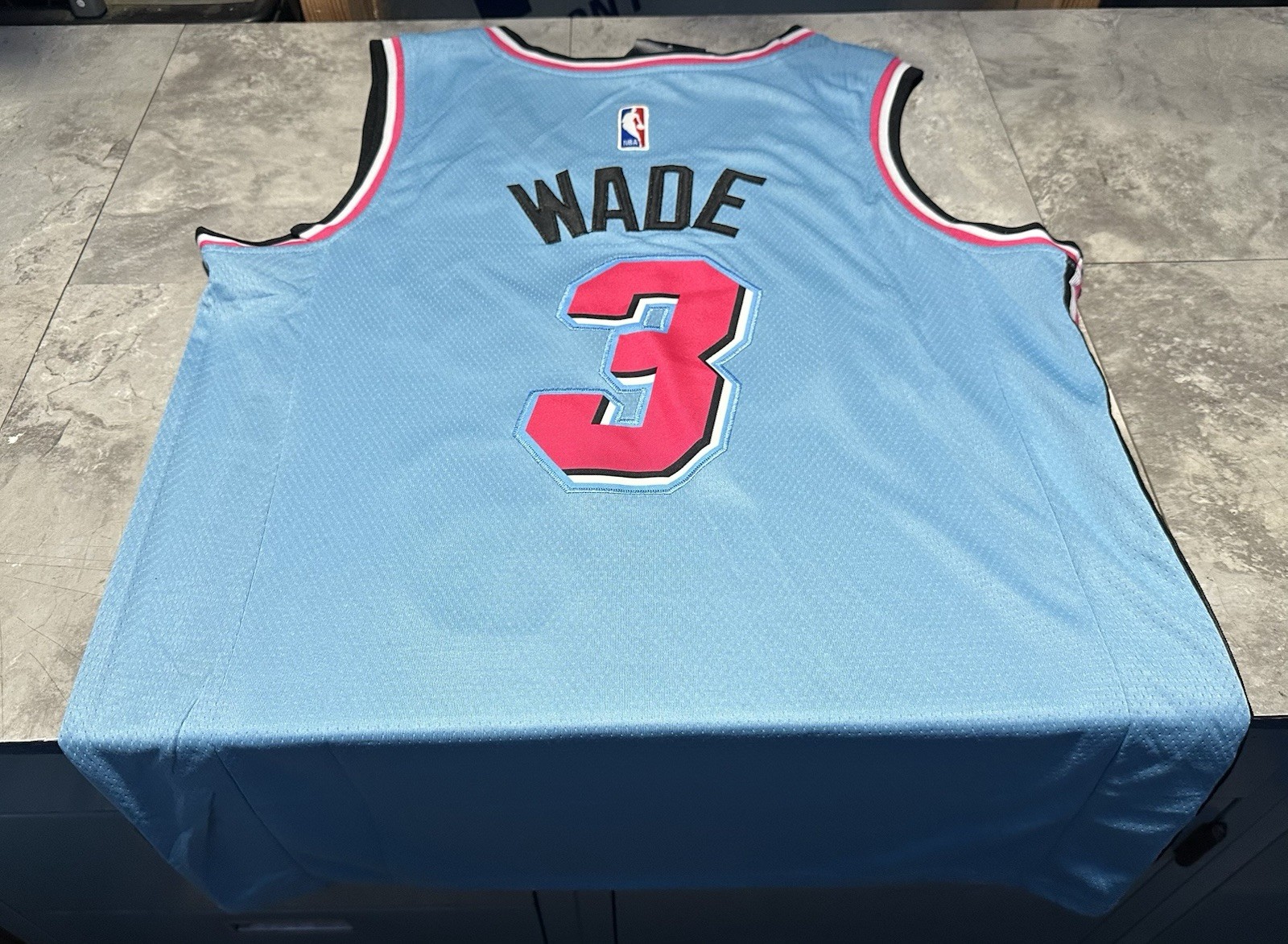 NWT Nike Miami Heat Dwayne Wade Miami Vice Swingman Jersey Size Large Blue