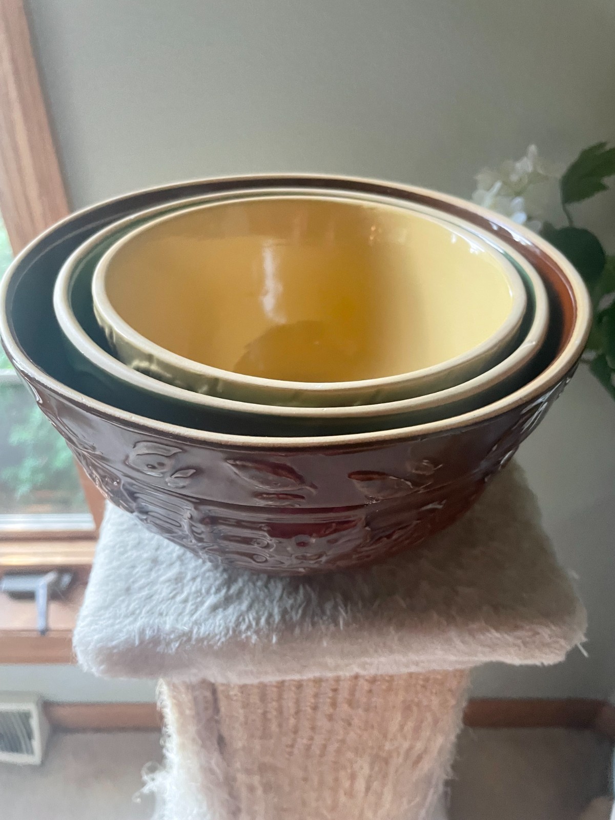 Vintage Gooseberry Patch Stoneware Set of 3-Nesting Bowls