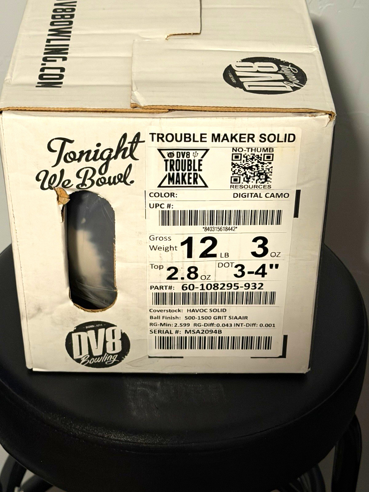 DV8 Trouble Maker Solid HAVOC 12 lb 3 oz Digital Camo No-Thumb Medium-Heavy