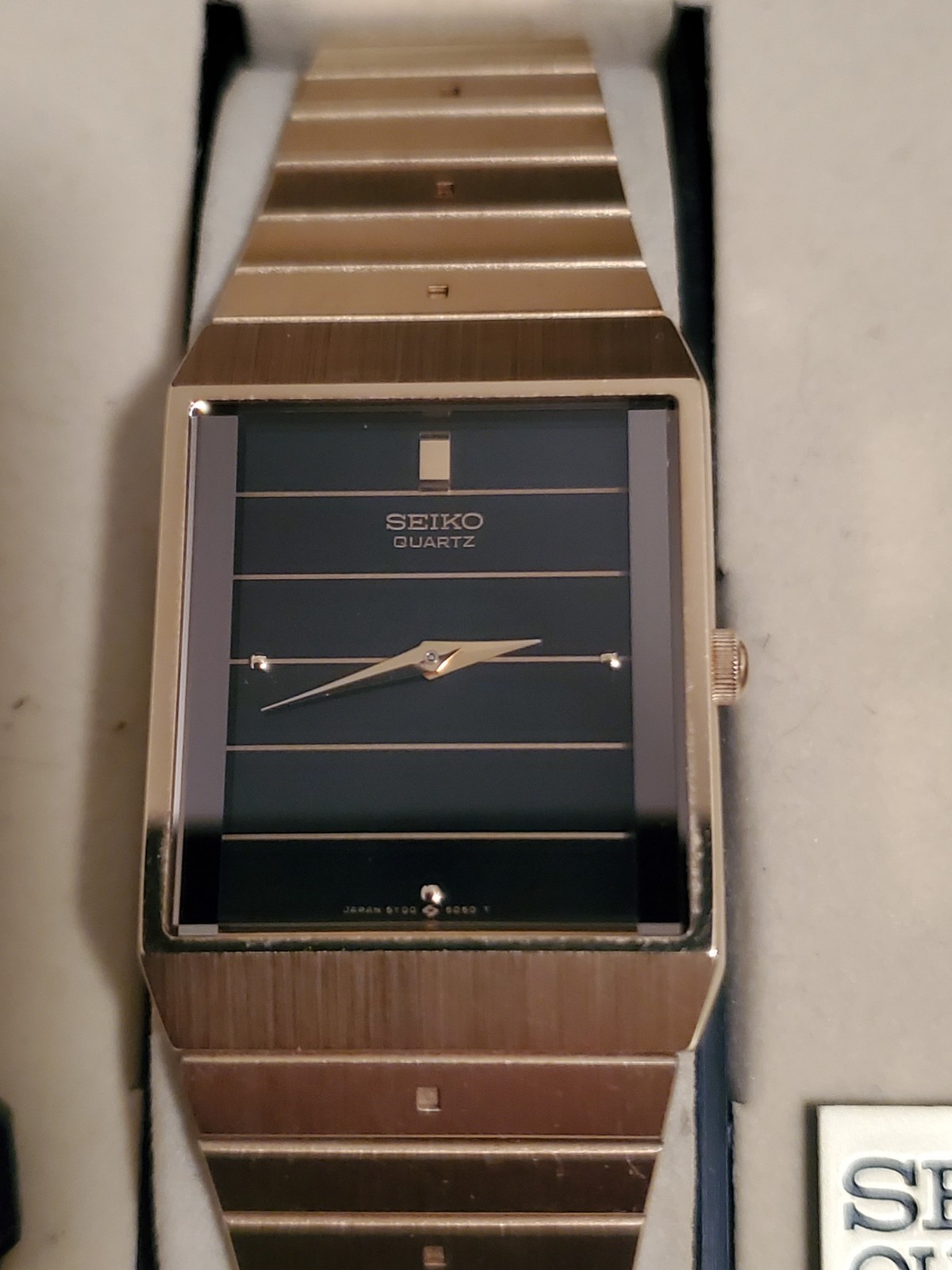 Seiko Slim Quartz Wristwatch (Vintage-excellent) Seiko Slim Quartz Wristwatch (Vintage-excellent)