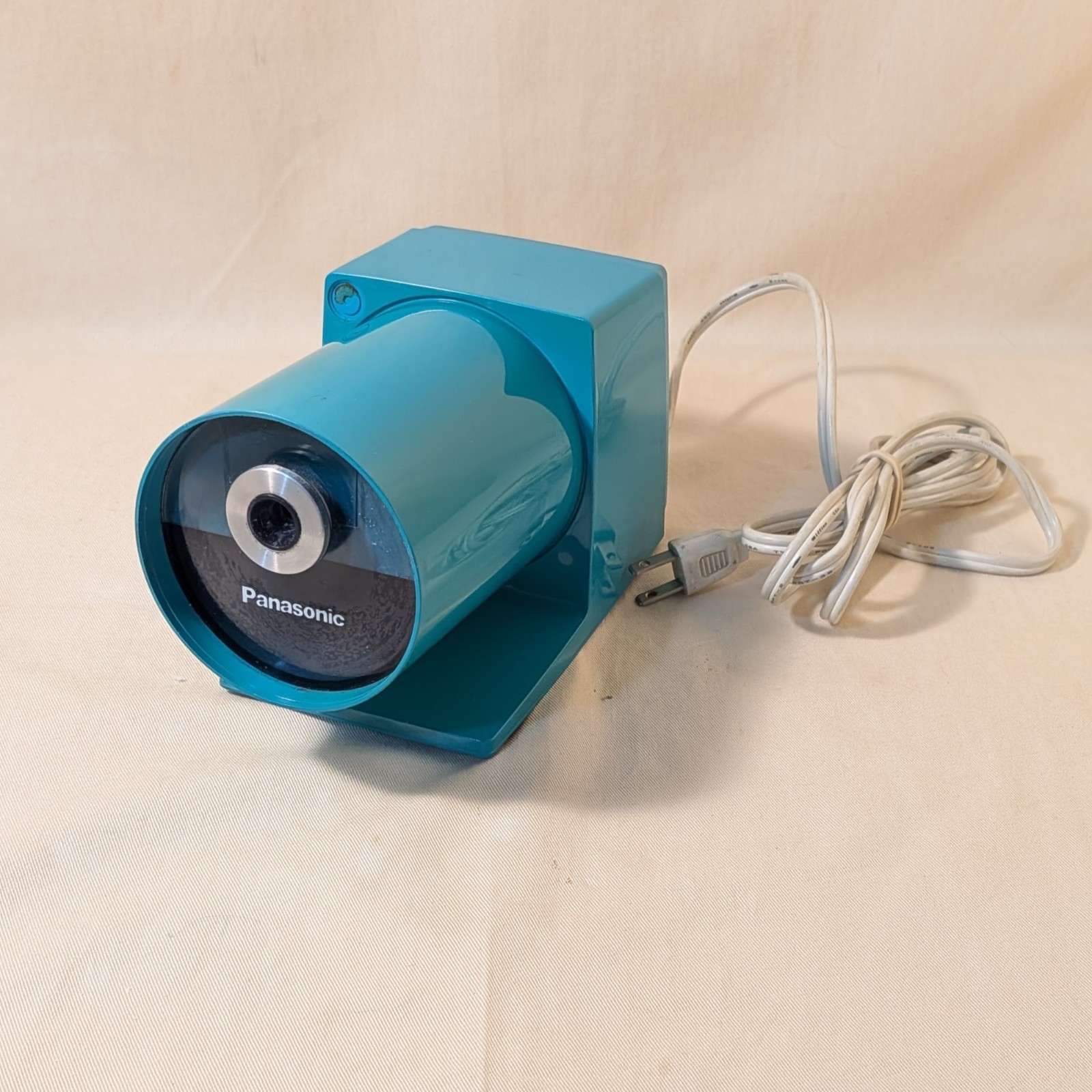 Vintage Panasonic Electric Pencil Sharpener Heavy Duty Turquoise KP-22A Works Vintage Panasonic Electric Pencil Sharpener Heavy Duty Turquoise KP-22A Works