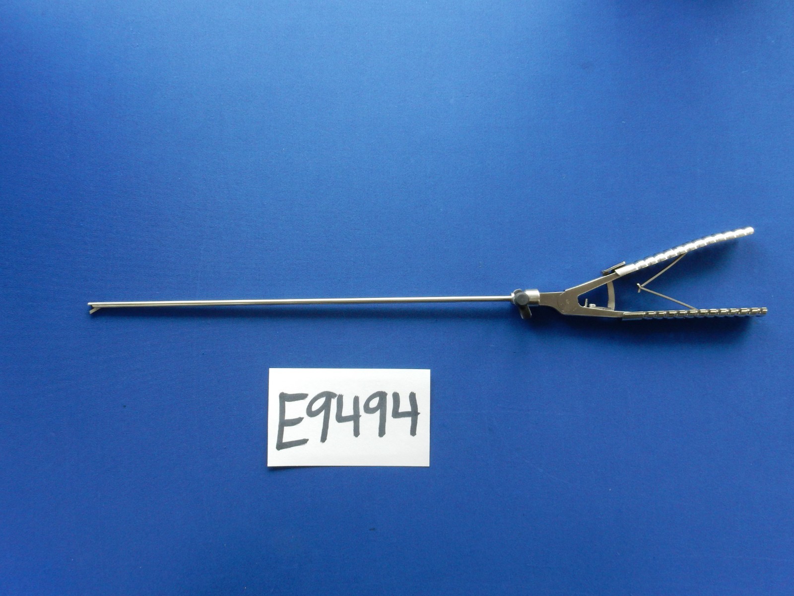 Millennium 72-5250588 Laparoscopic 5mm x 33cm Needle Holder Axial Handle