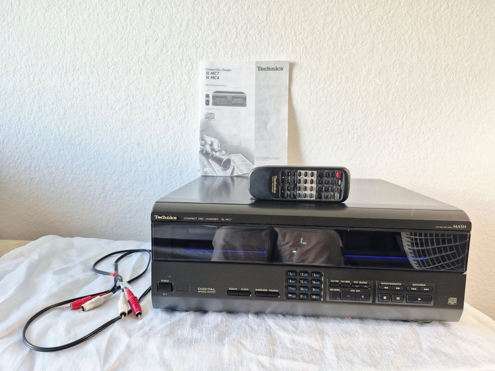 Technics SL-MC7 110+1 CD Changer Player Optical Output Fully Functional Clean Technics SL-MC7 110+1 CD Changer Player Optical Output Fully Functional Clean