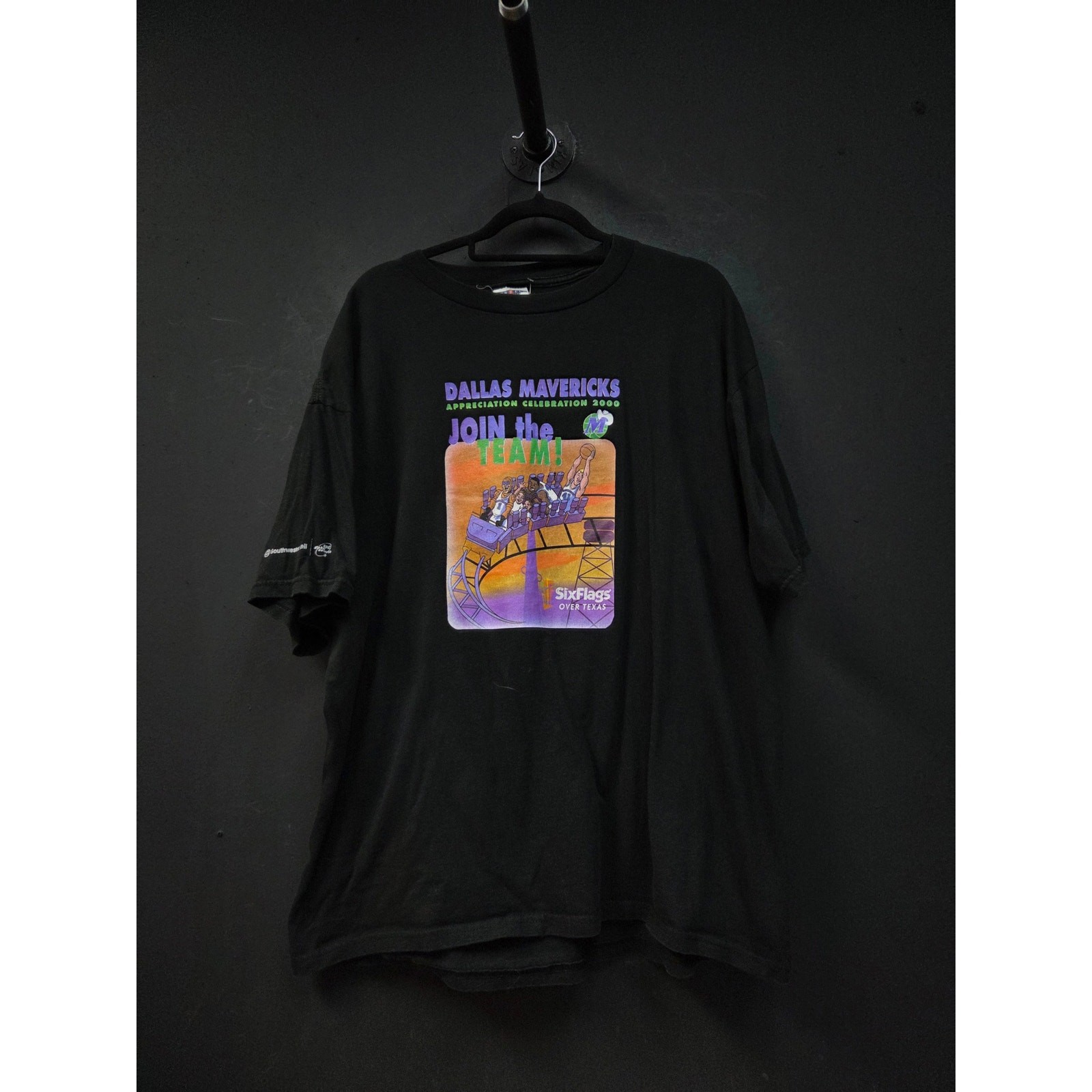 Vintage Y2K Dallas Mavericks Six Flags Big Print Tee Size XL
