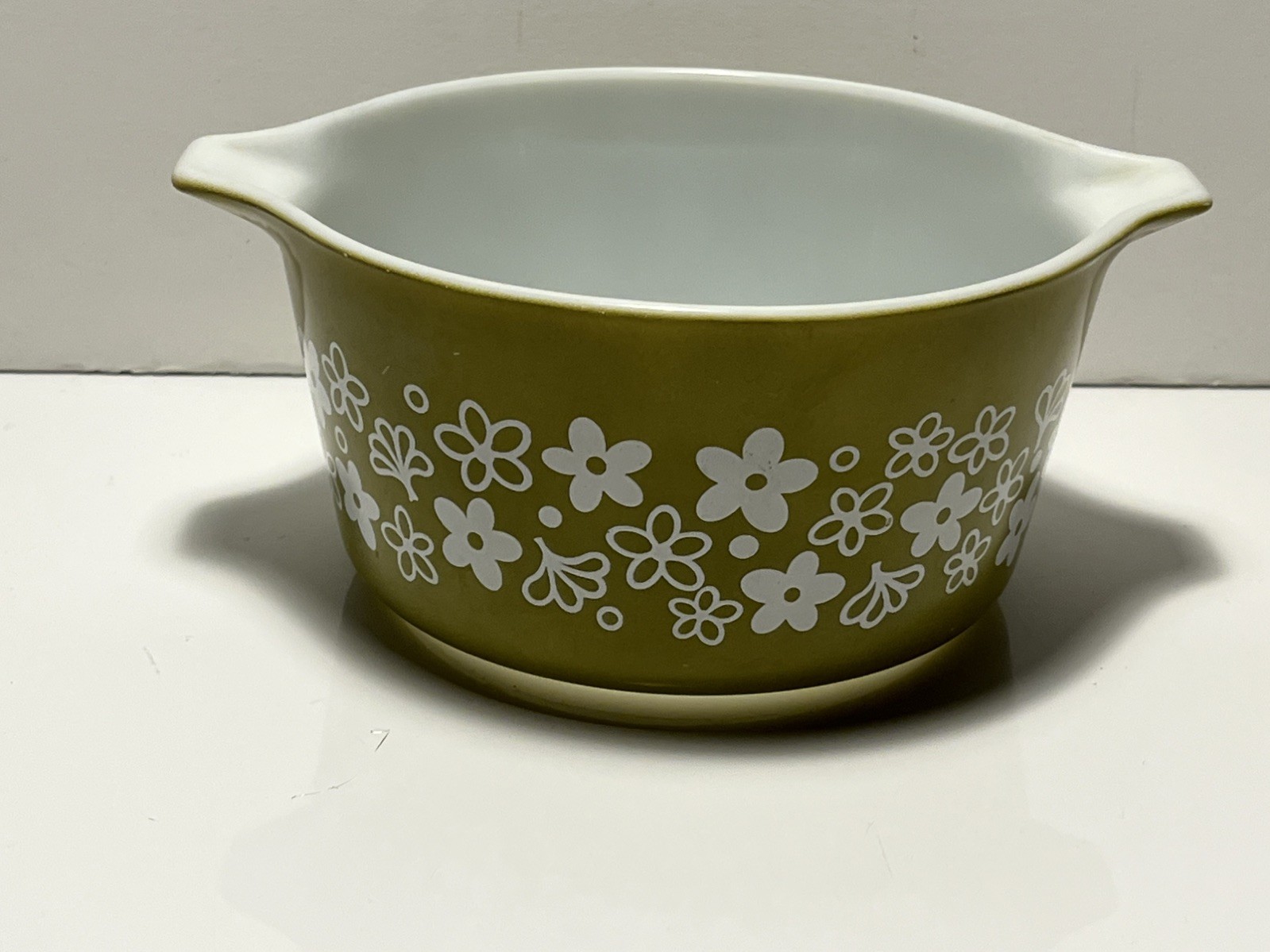 Vintage Pyrex Spring Blossom Avocado Green 473-   1 Quart Dish No Lid