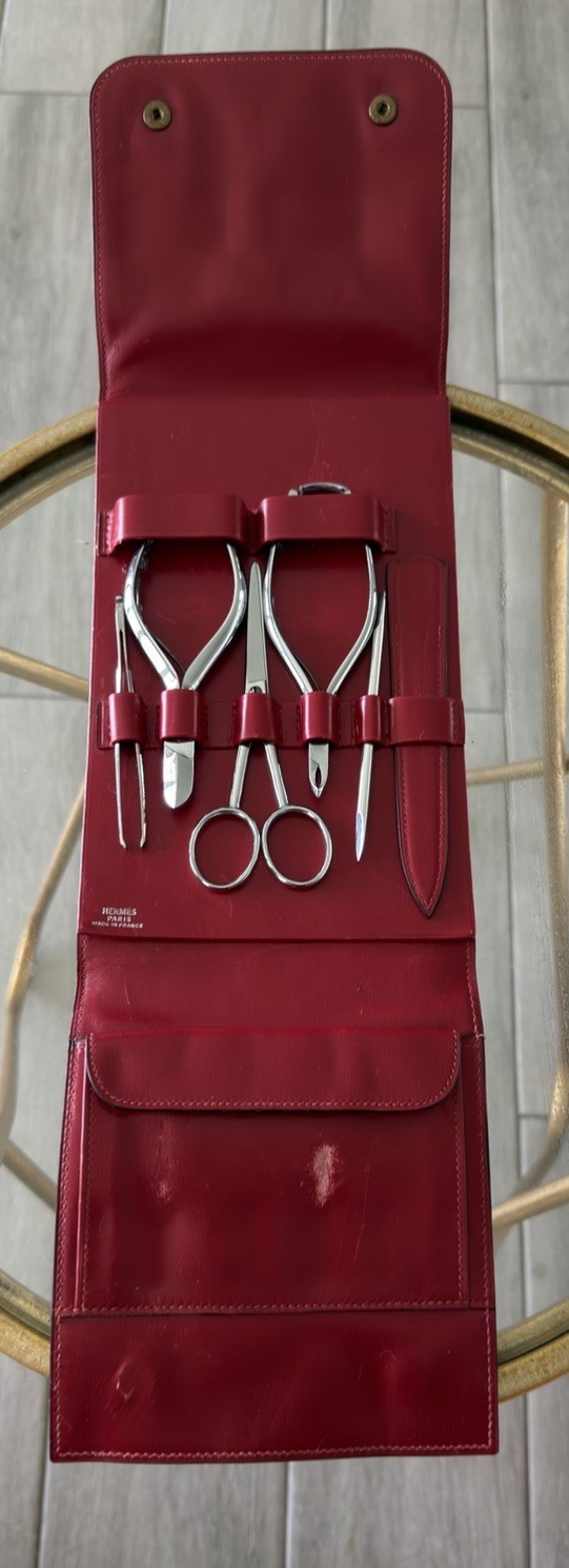 HERMES VINTAGE MANICURE TRAVEL SET-RED LEATHER CASE-USED HERMES VINTAGE MANICURE TRAVEL SET-RED LEATHER CASE-USED