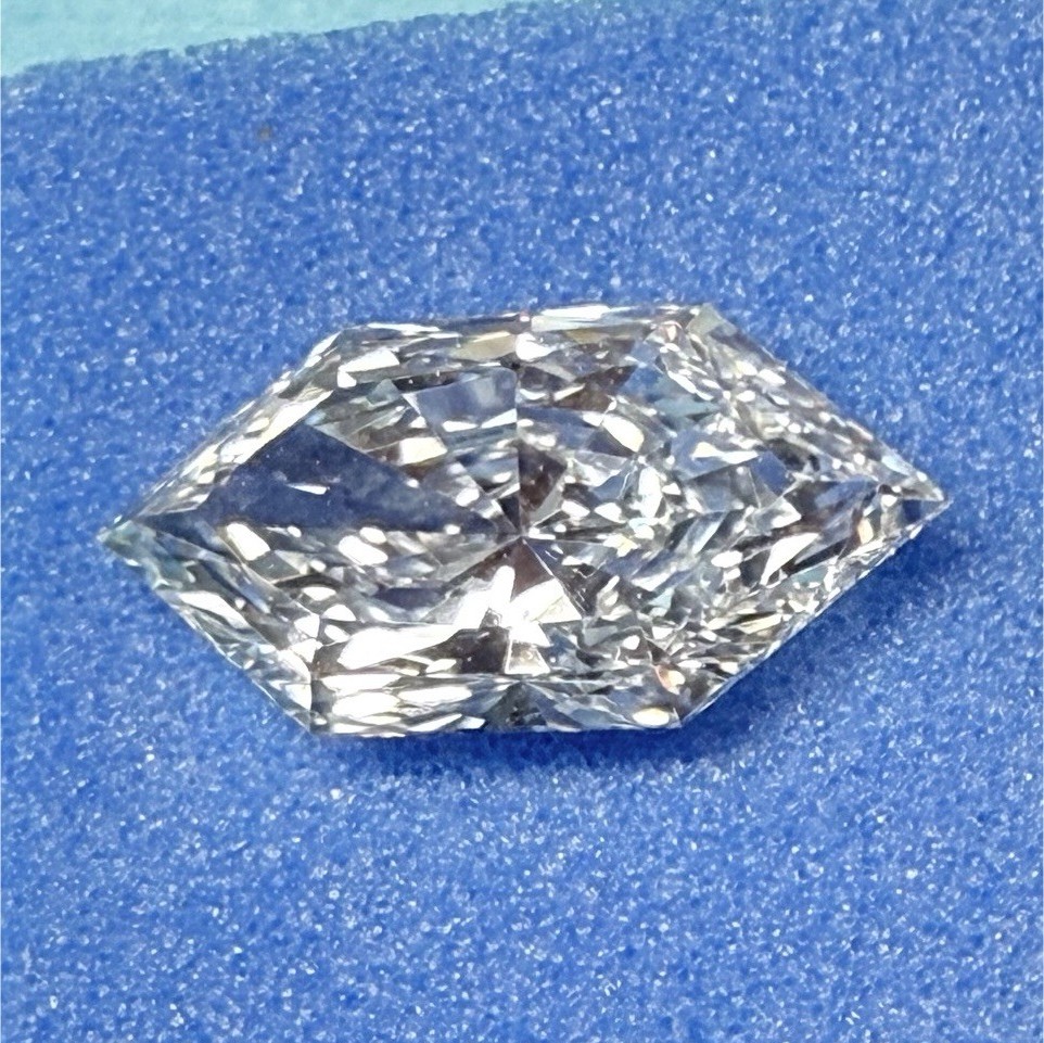 IGI Cert 1.03ct Lab-Created Hexagon Diamond D VVS2 Ex LG813623588 IGI Cert 1.03ct Lab-Created Hexagon Diamond D VVS2 Ex LG813623588
