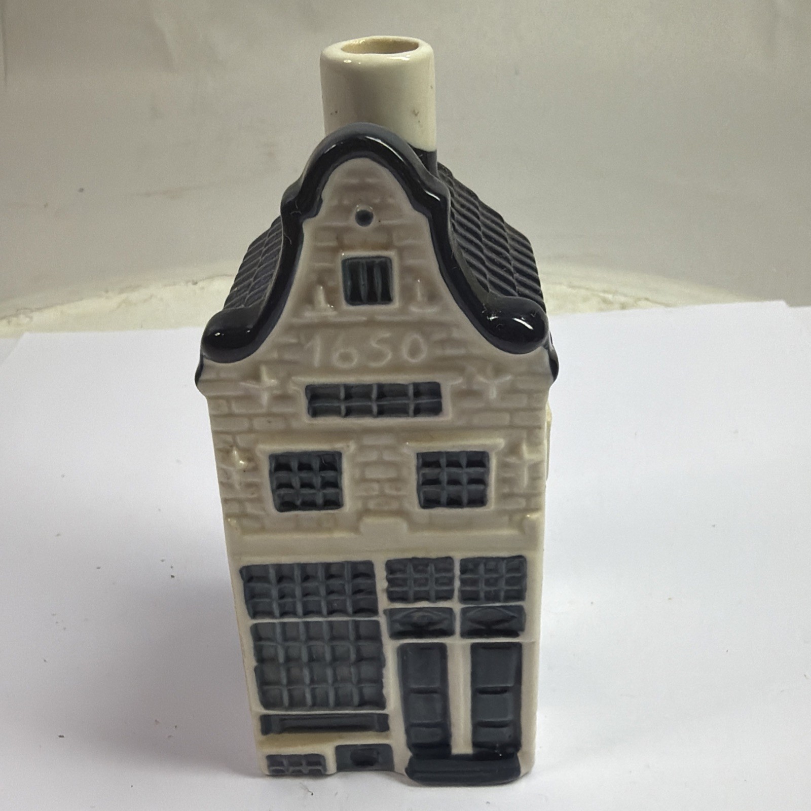 KLM Bols Blue Delft House #12 Empty Bottle KLM Bols Blue Delft House #12 Empty Bottle