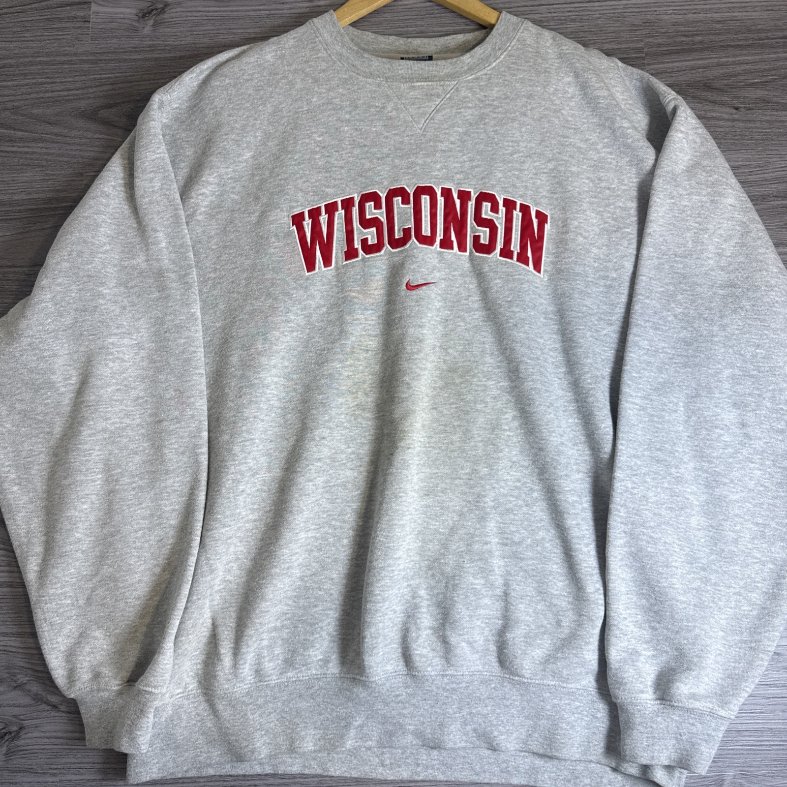 Vintage Nike Team Wisconsin Badgers Center Swoosh Gray Crewneck Sweatshirt XL
