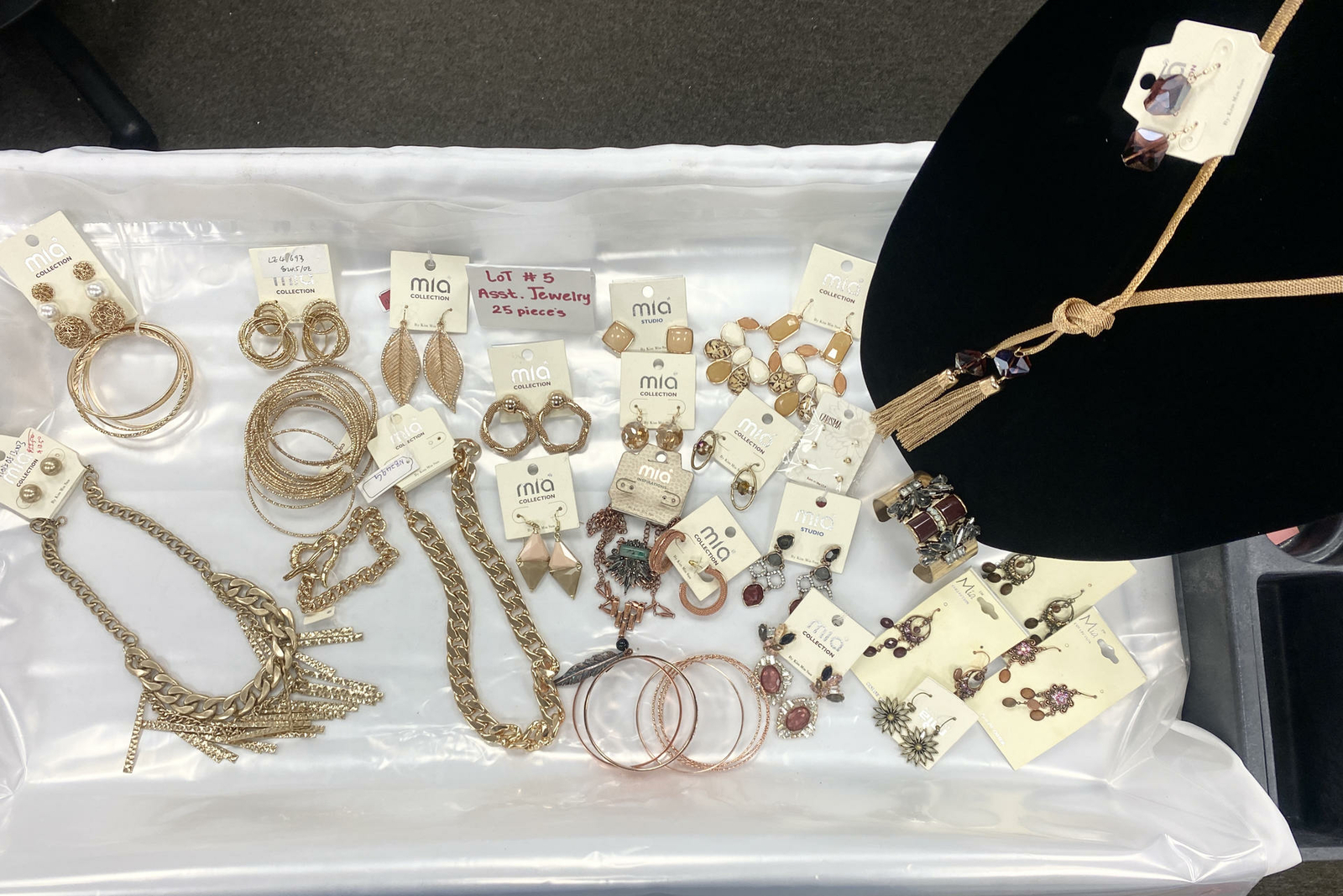 MIA Collection~BULK LOT of JEWELRY~25 Piece, Mixed~Costumes~Dress Up~Theater