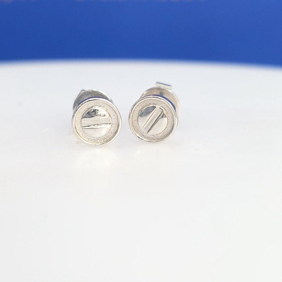 18K White Gold Button Stud Earrings – 7mm 18K White Gold Button Stud Earrings – 7mm