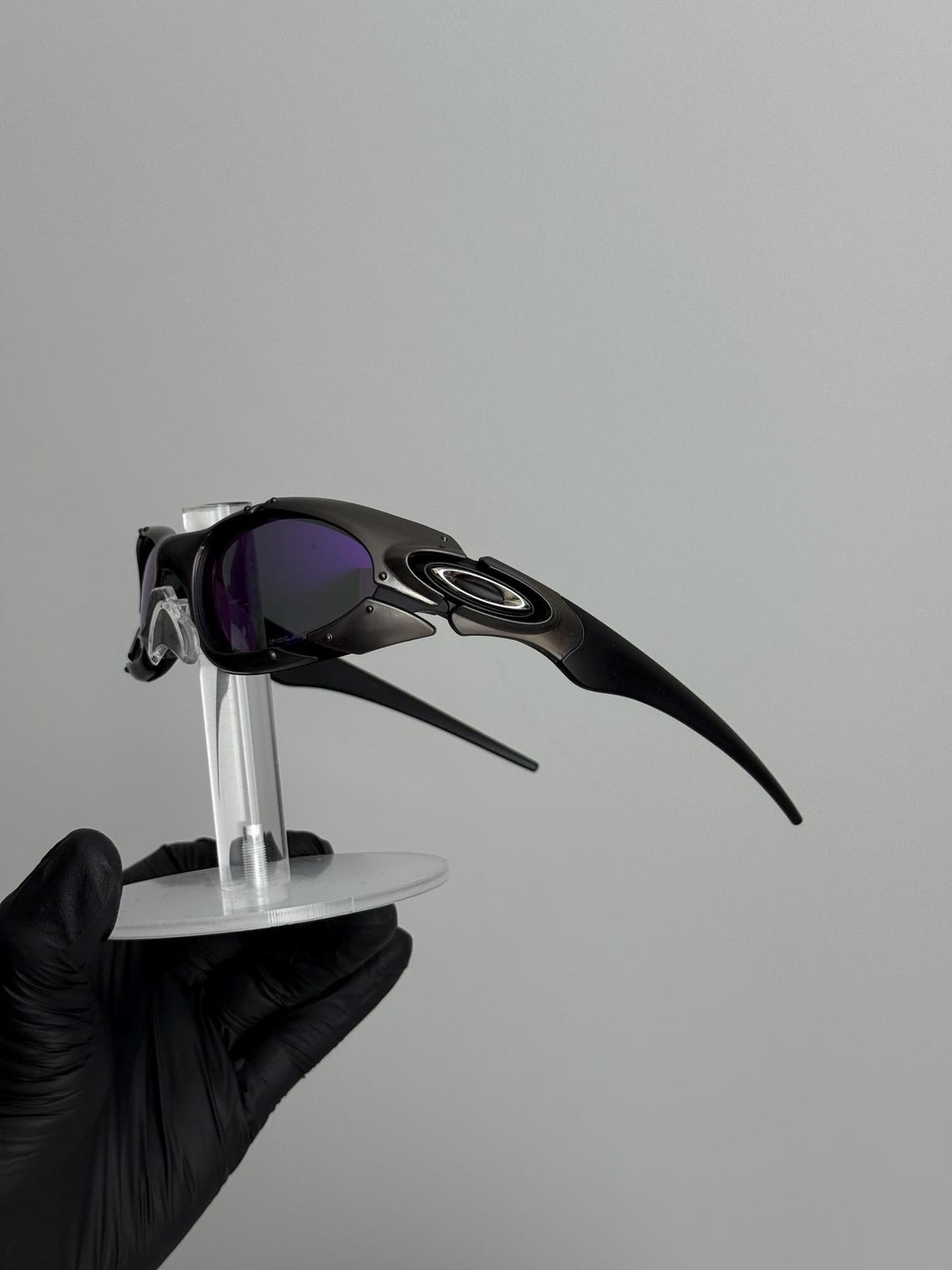 Oakley Plate Polarized Sunglasses Gray Silver Purple Y2K Retro
