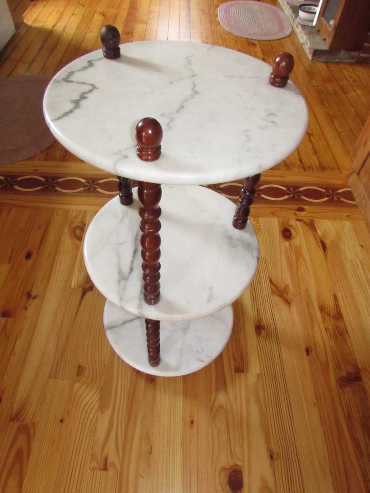 VTG RARE 16” WIDE LARGE THREE TIER ITALIAN MARBLE AND WOOD SPINDLE PLANT STAND
