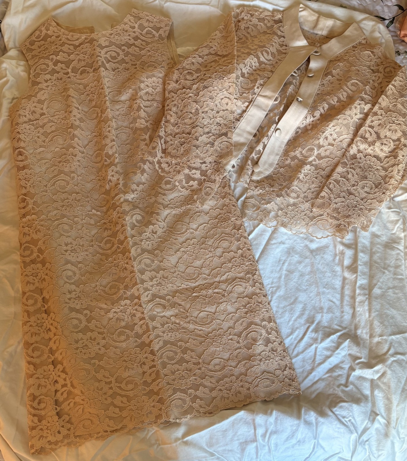 Vintage 1960’s Miss Theme New York Champagne Lace Shift Dress Size 8 Vintage 1960’s Miss Theme New York Champagne Lace Shift Dress Size 8