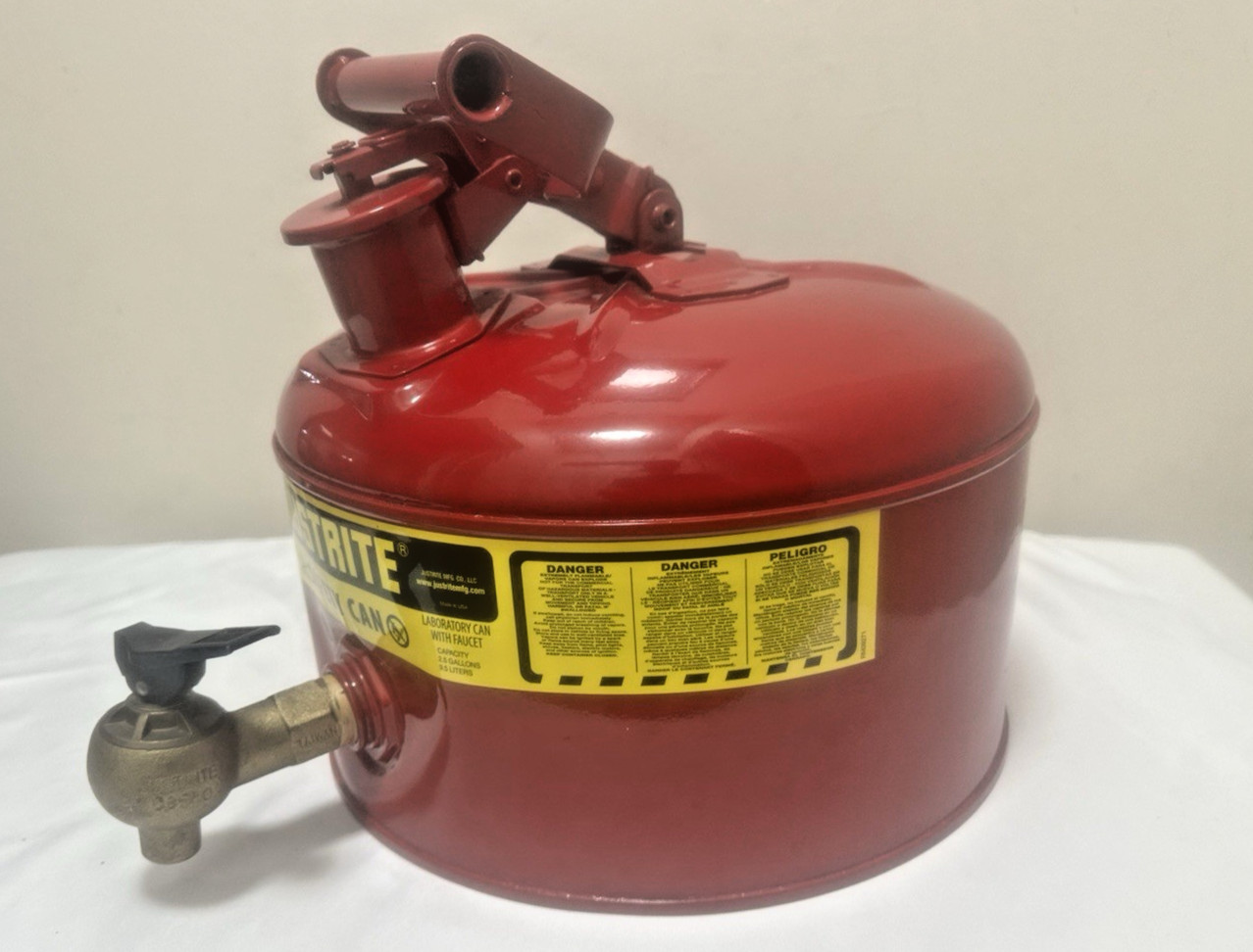 Justrite 7225140 Safety Can, Laboratory Can w/ Faucet 7225150 2.5 Gallon Red gas Justrite 7225140 Safety Can, Laboratory Can w/ Faucet 7225150 2.5 Gallon Red gas
