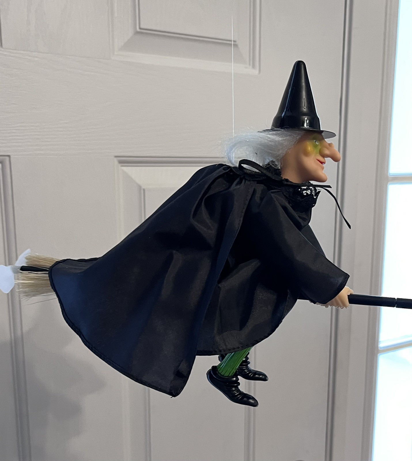 VTG 1987 Maxim ToyAmazing Flying Witch Tested Working Halloween Decoration w Box