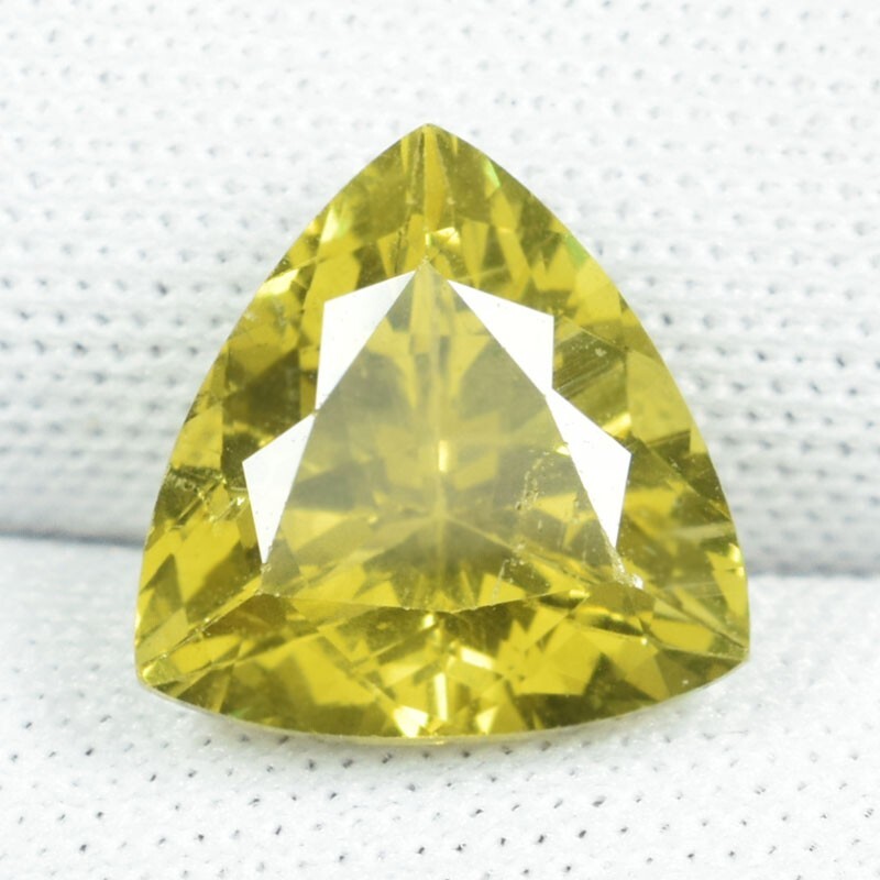 4.18 ct AMAZING SPARKLING GREENISH YELLOW  NATURAL APATITE  Trillion  See Vdo WR