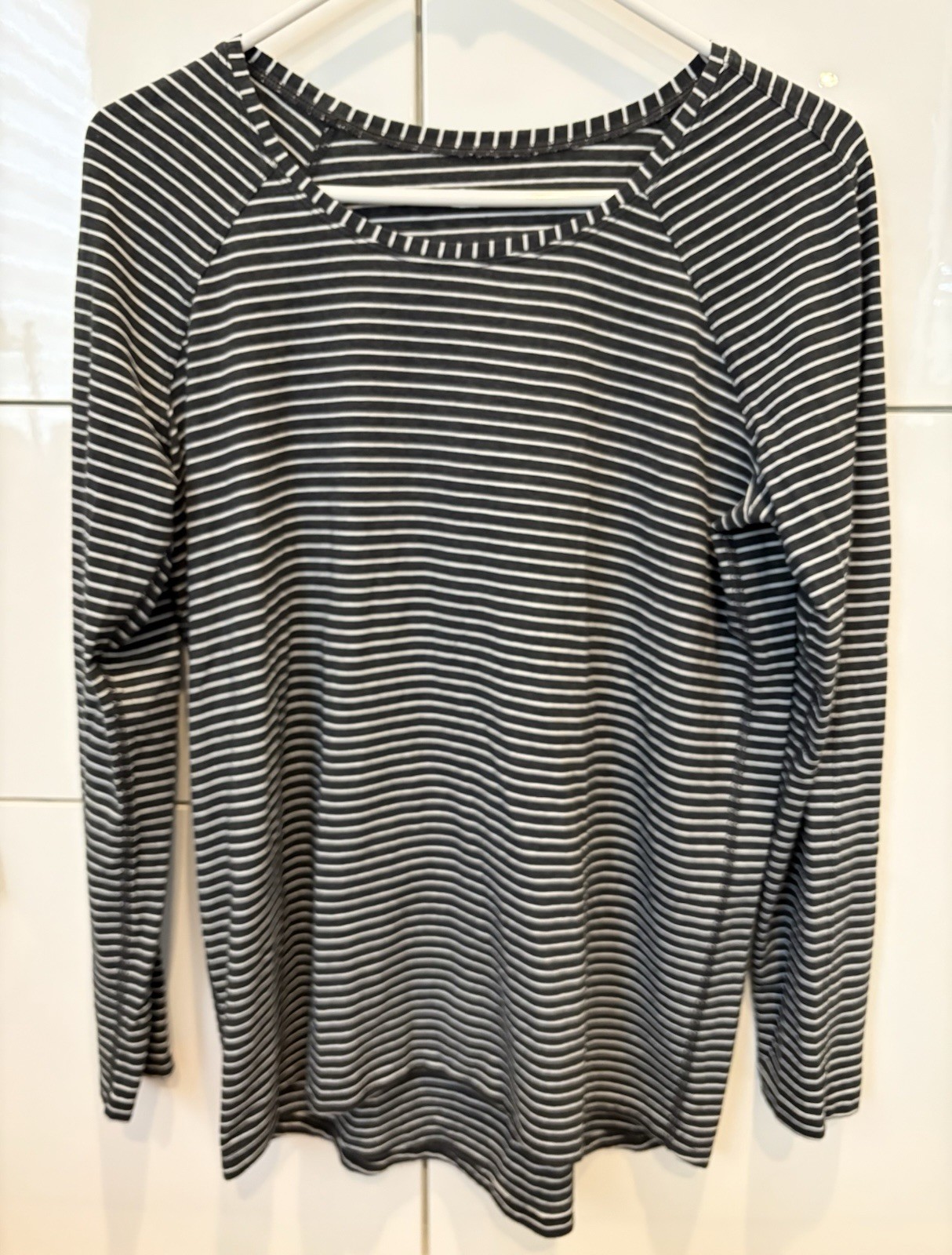 Lululemon Weekend Shirt Sz 10 Long Sleeve Top Black White Stripe Women’s Stretch