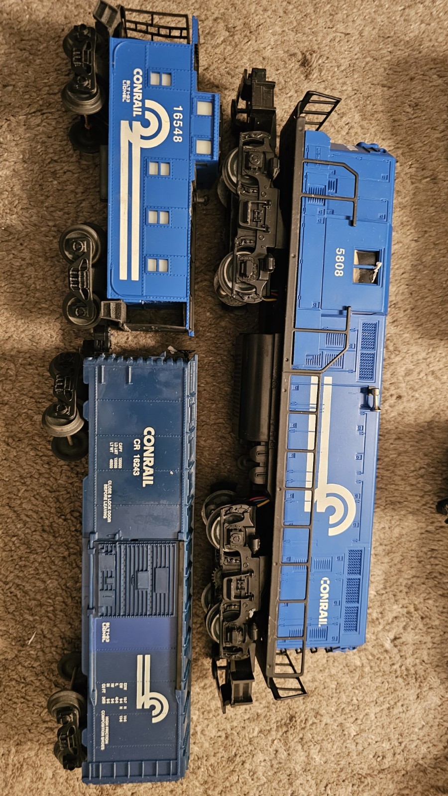 LIONEL CONRAIL SUPERBASS NONPOWERED GP9B O GAUGE DIESEL ENGINE train 2433379 NEW