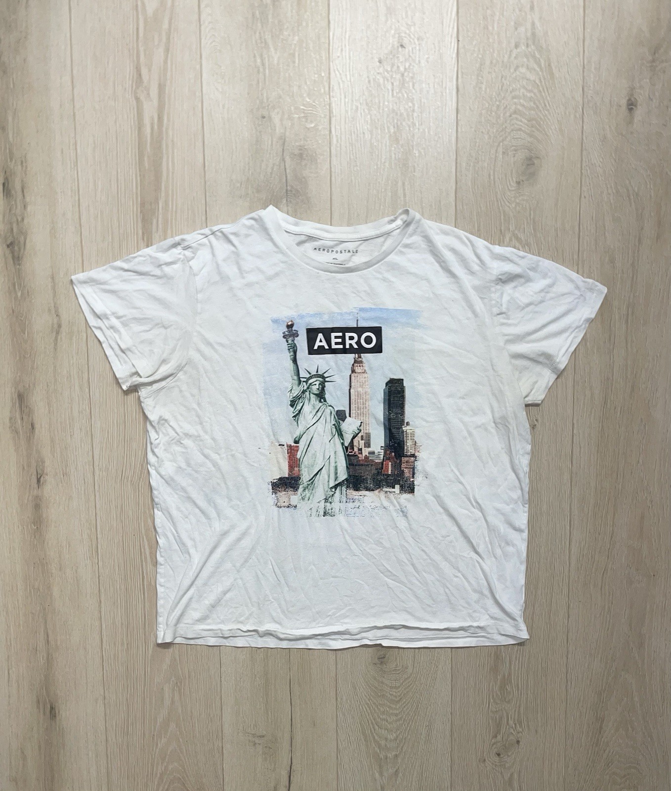 Aeropostale T Shirt Mens XL White Statue Of Liberty NYC Empire State Building Aeropostale T Shirt Mens XL White Statue Of Liberty NYC Empire State Building