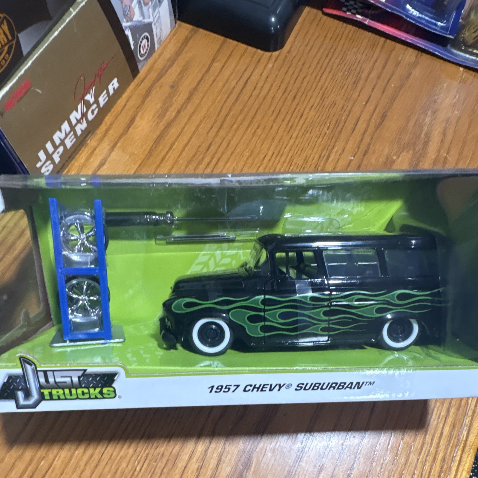 Jada Just Trucks Wave 24 1957 Chevy Surburban