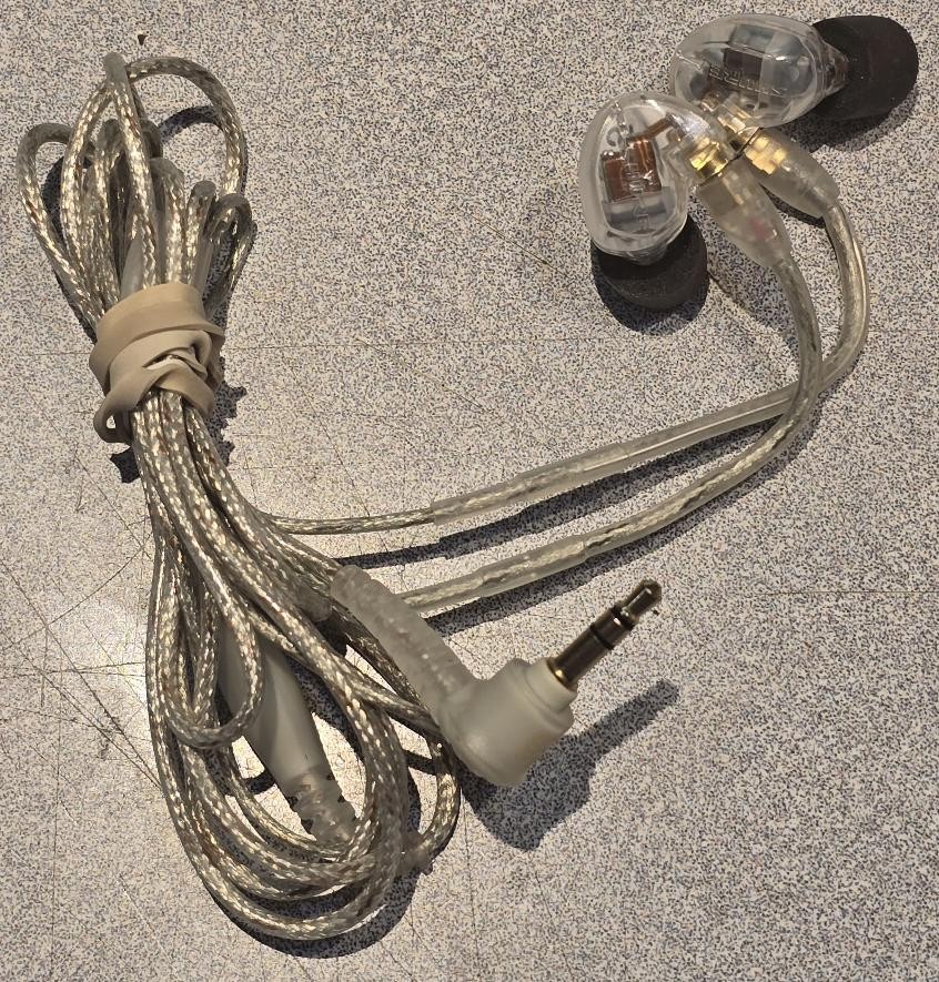 Shure SE425 Sound Isolating In Ear Monitor Earphones Clear (CLN074707)