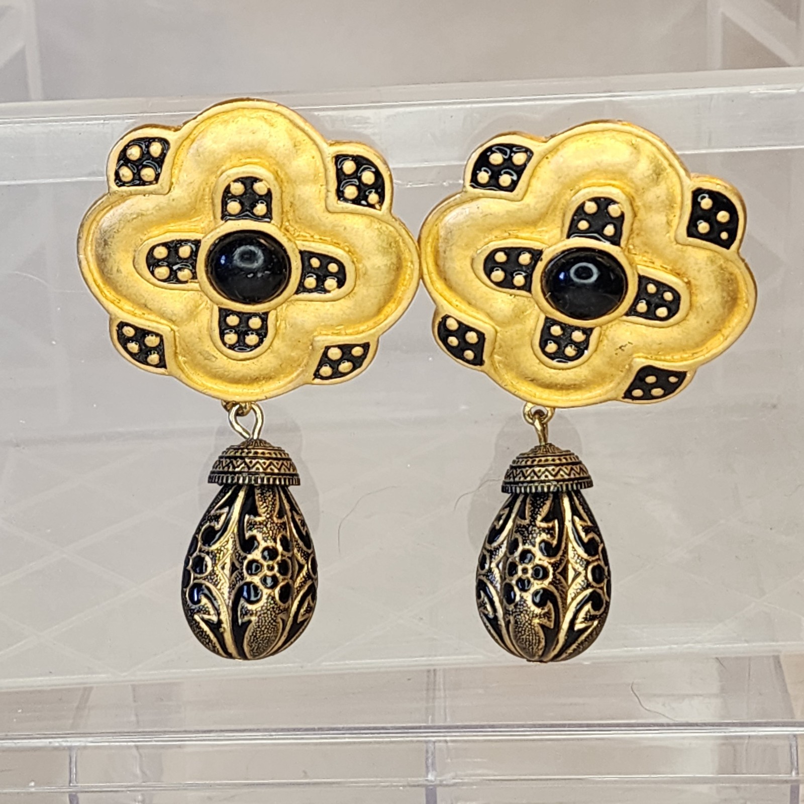 Vintage Leslie Block Clip-on Earrings
