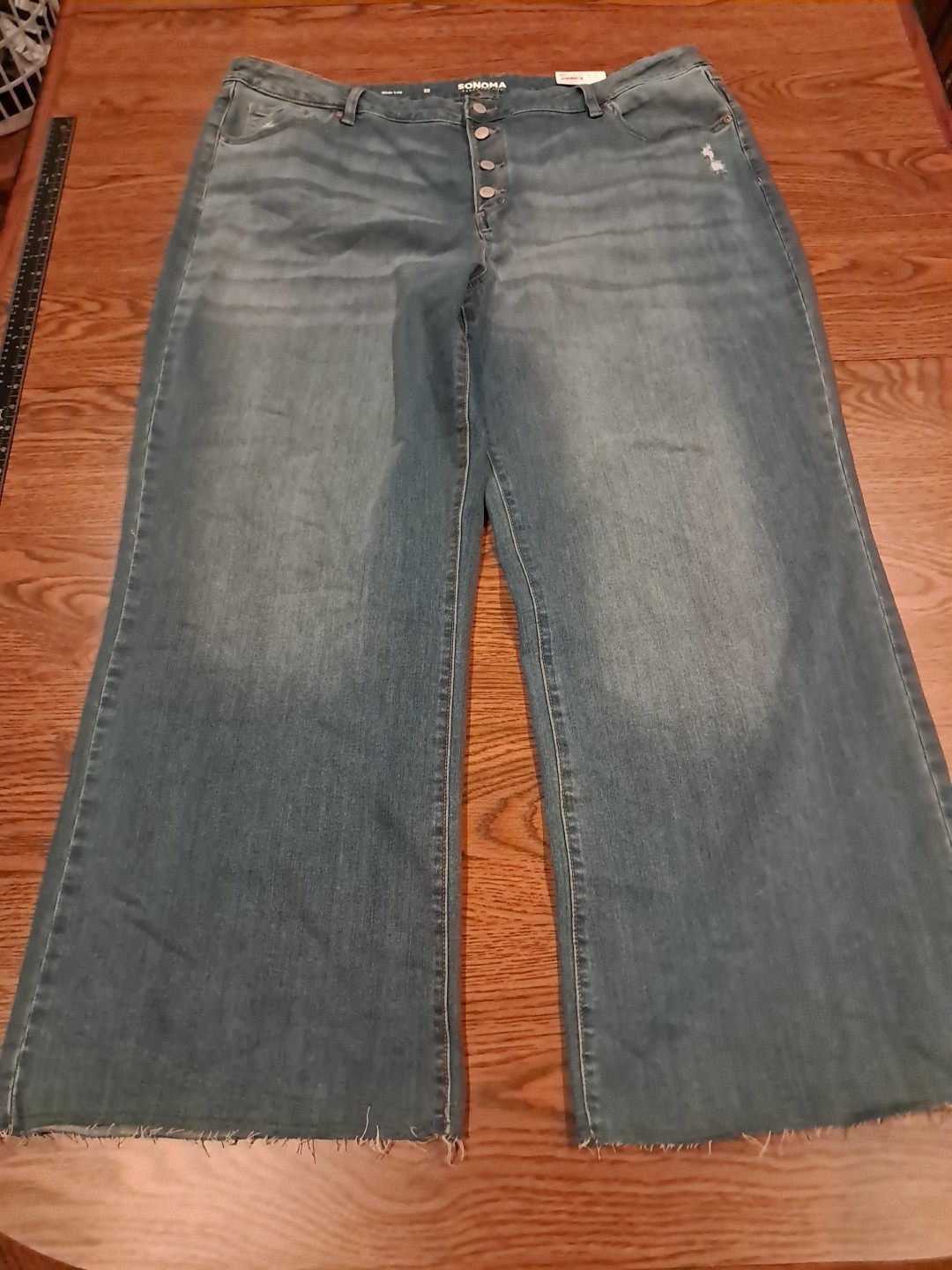 NWT Sonoma Size 22 Women Wide Plus Frayed Hem Distressed NWT Sonoma Size 22 Women Wide Plus Frayed Hem Distressed