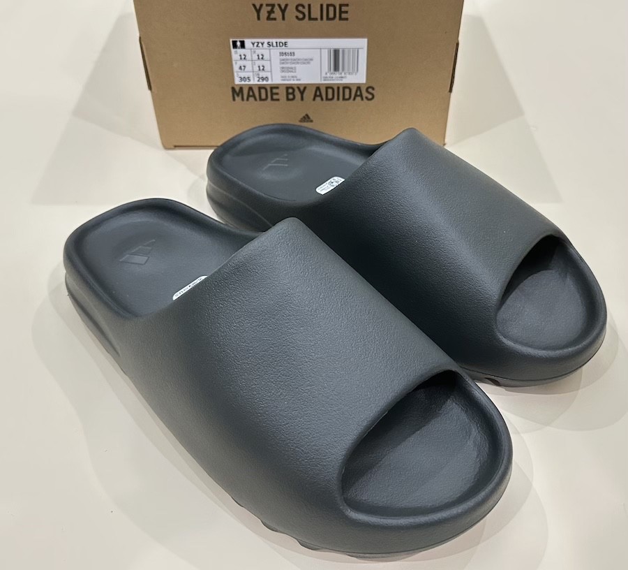 NEW IN BOX adidas Yeezy Slides Dark Onyx ID5103 Men\'s Size 12