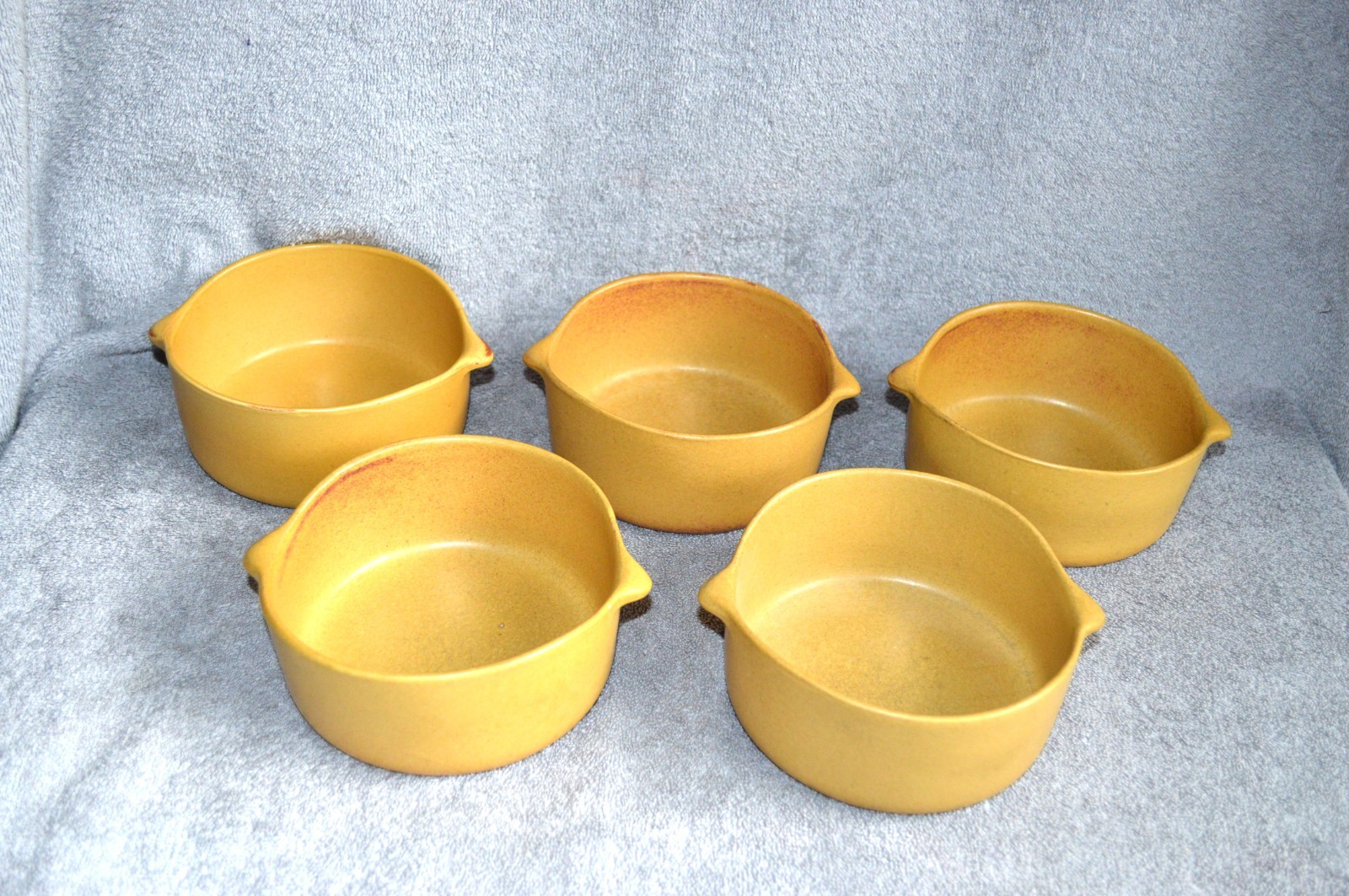 FIVE NEW UNUSED VINTAGE 1960's BENNINGTON POTTERY LUG HANDLE SOUP BOWLS ~MUSTARD