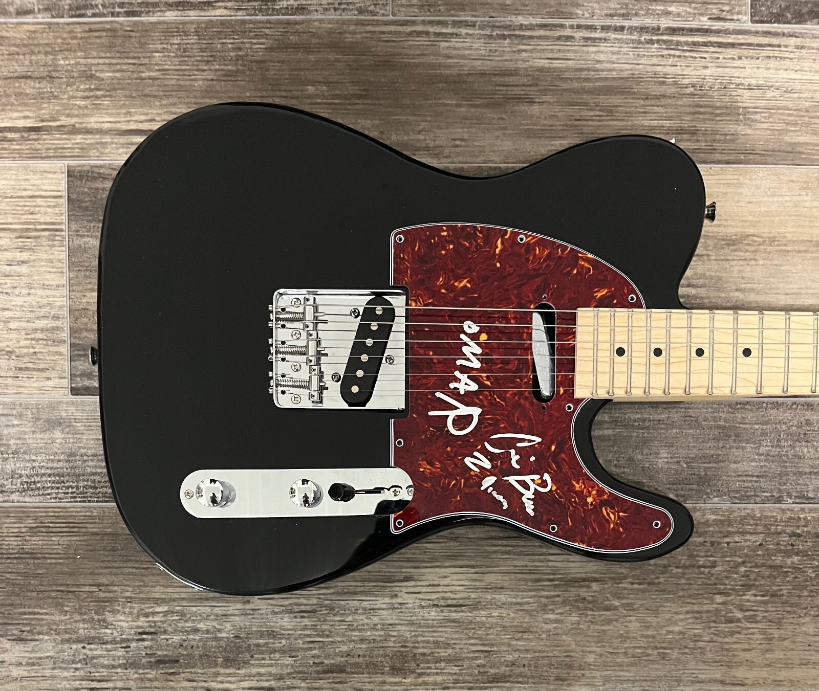 * THE MARS VOLTA * signed guitar * OMAR RODRIGUEZ & CEDRIC BIXLER ZAVALA * 1