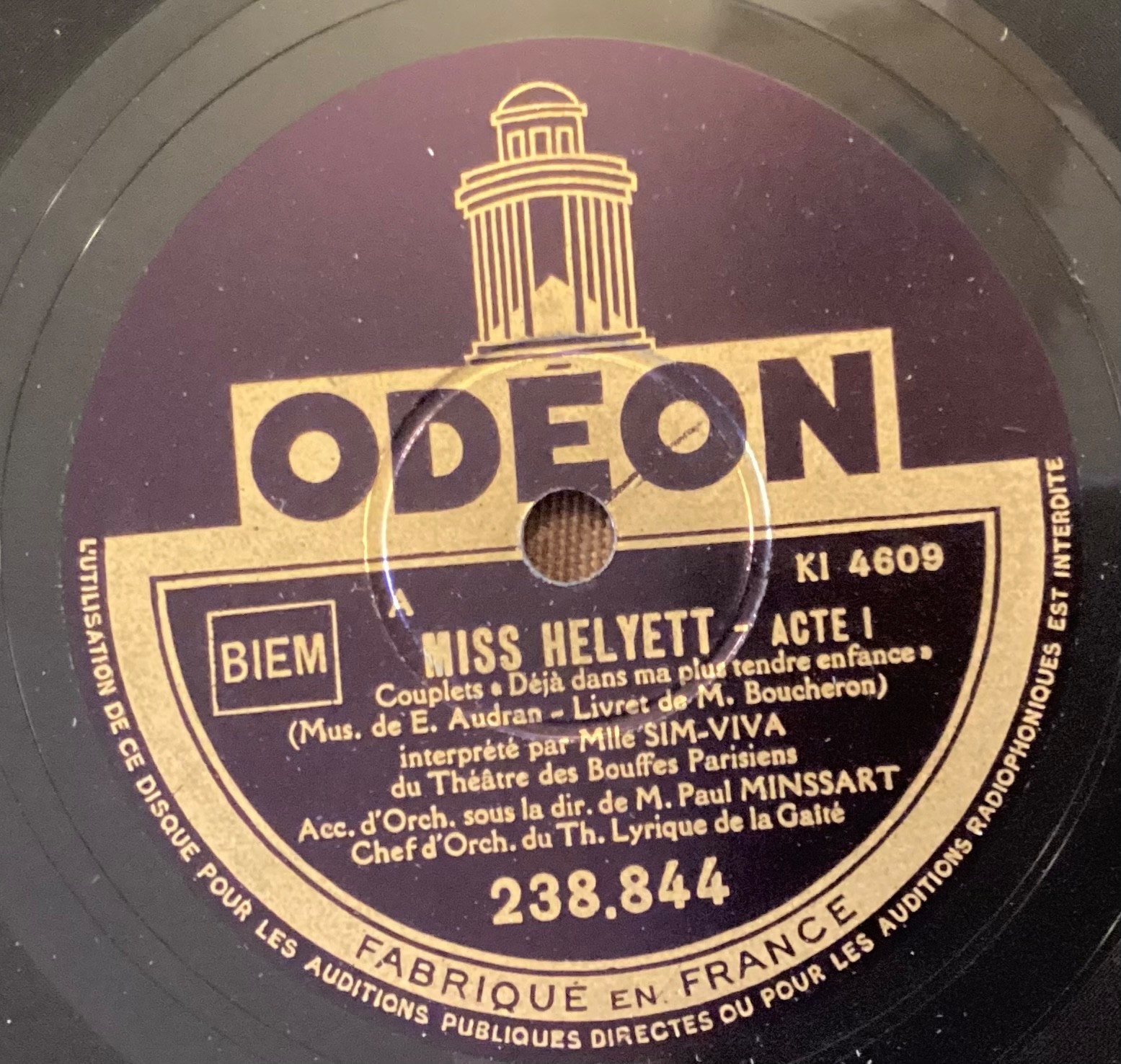 Sim-Viva on 78 rpm Odeon 238.844: Miss Helyett-Déjà dans ma plus tendre enfance