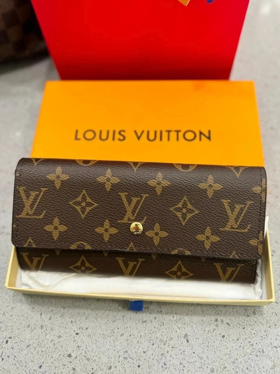 Authentic Louis Vuitton Portefeuille Sarah Monogram Long Wallet – Brown