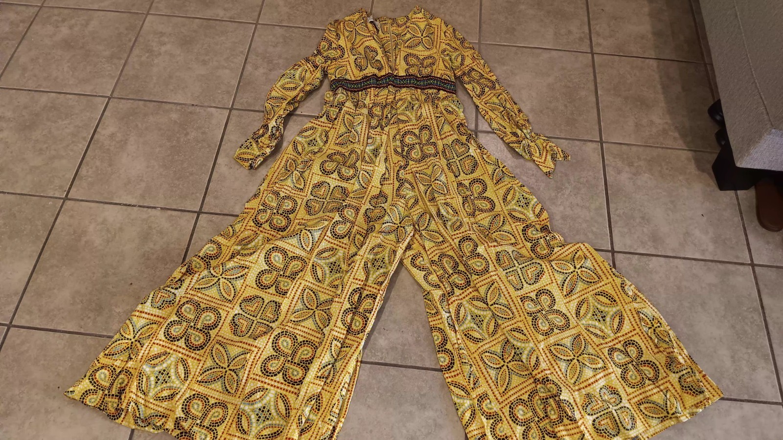 VTG 1960s  1970s  Vneck Yellow Cotton Palazzo Wide Leg Jumpsuit Mod Hippie Sz 10