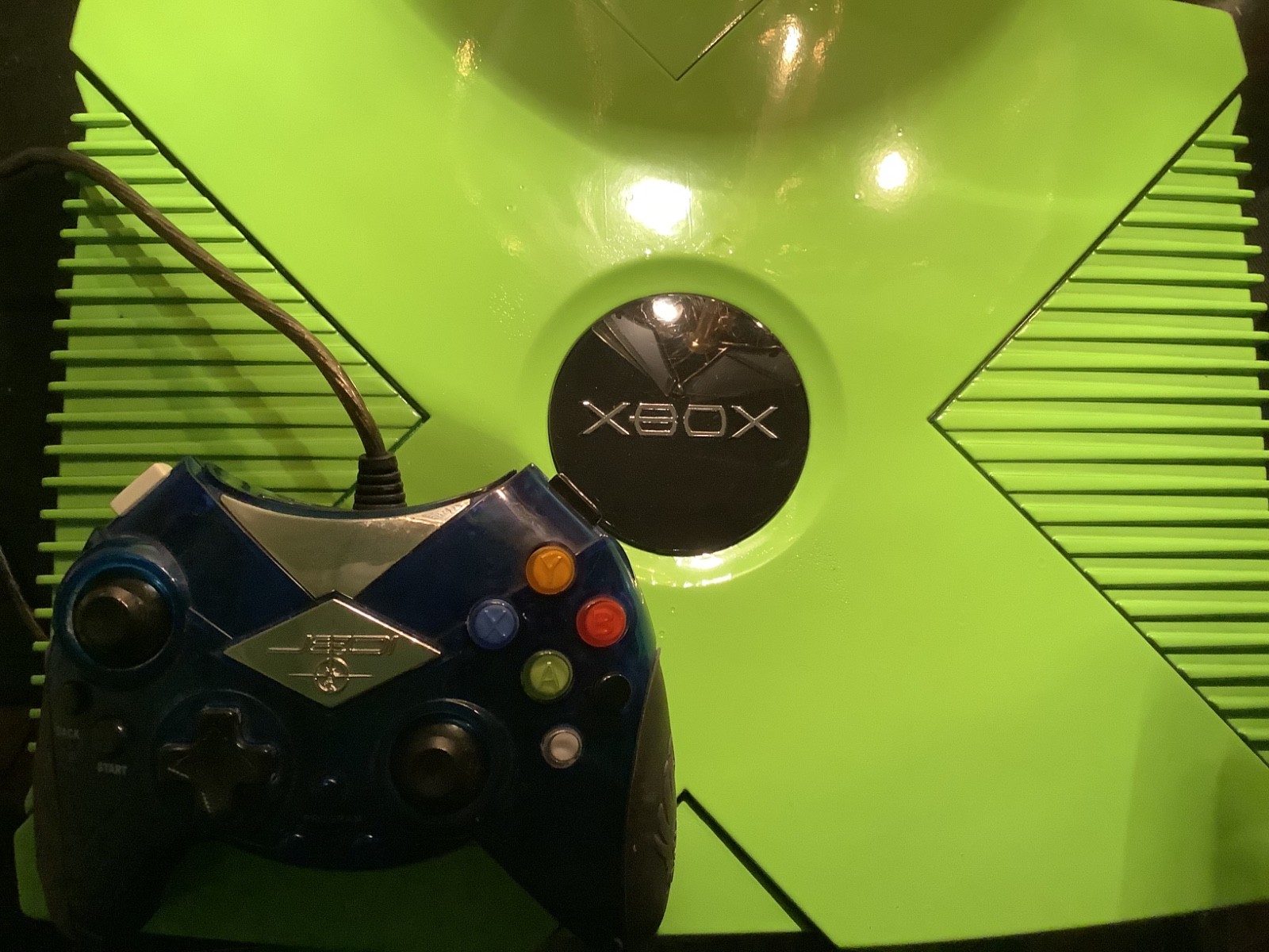 Original Xbox Custom Hand painted with an upgraded 200 gig hard drive Original Xbox Custom Hand painted with an upgraded 200 gig hard drive