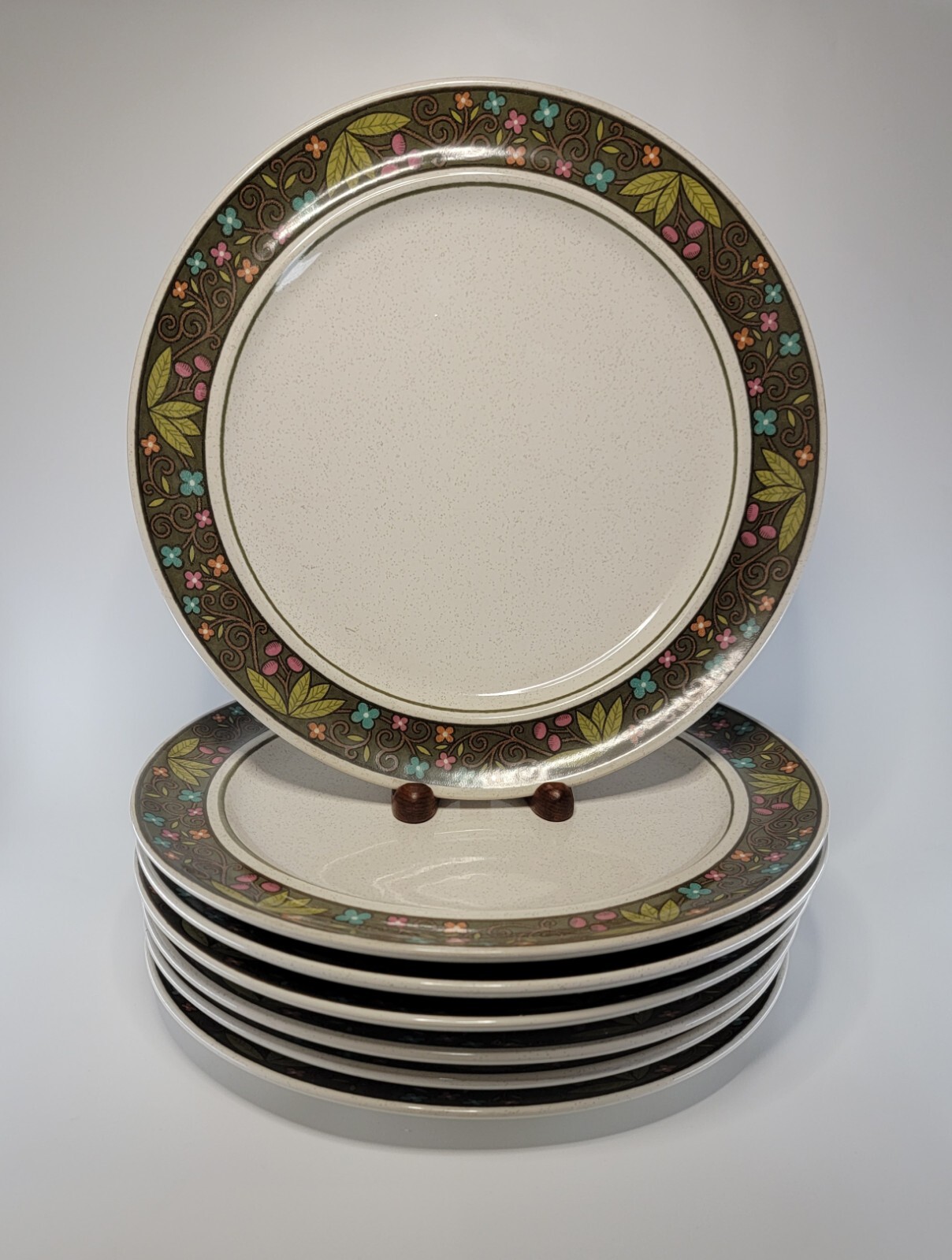 MCM Franciscan Montego Fashion Manor Dinner Plates 1967 to 1968 Set of 7 MCM Franciscan Montego Fashion Manor Dinner Plates 1967 to 1968 Set of 7