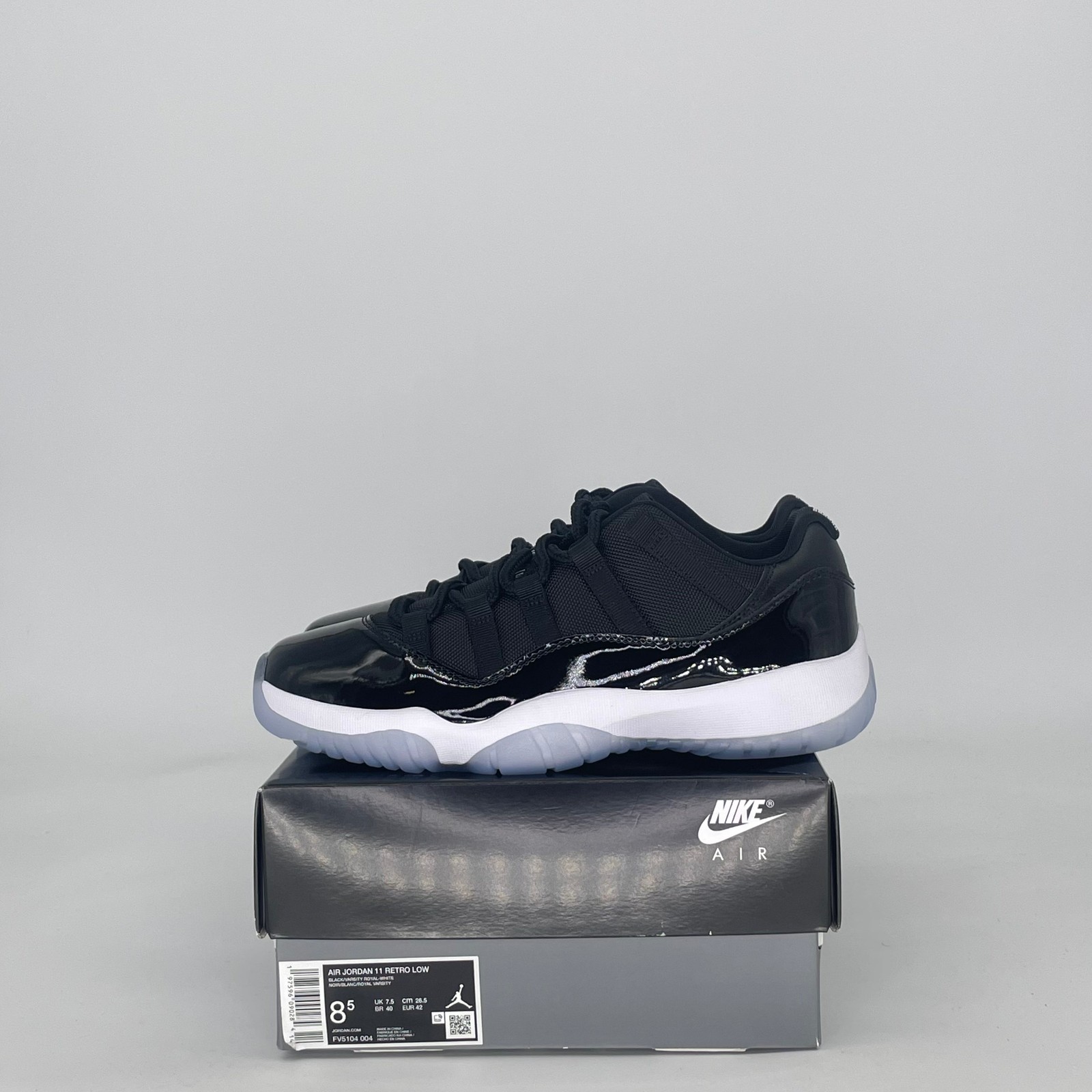 Size 8.5M/10W - Jordan 11 Retro Low Space Jam FV5104-004 Size 8.5M/10W - Jordan 11 Retro Low Space Jam FV5104-004