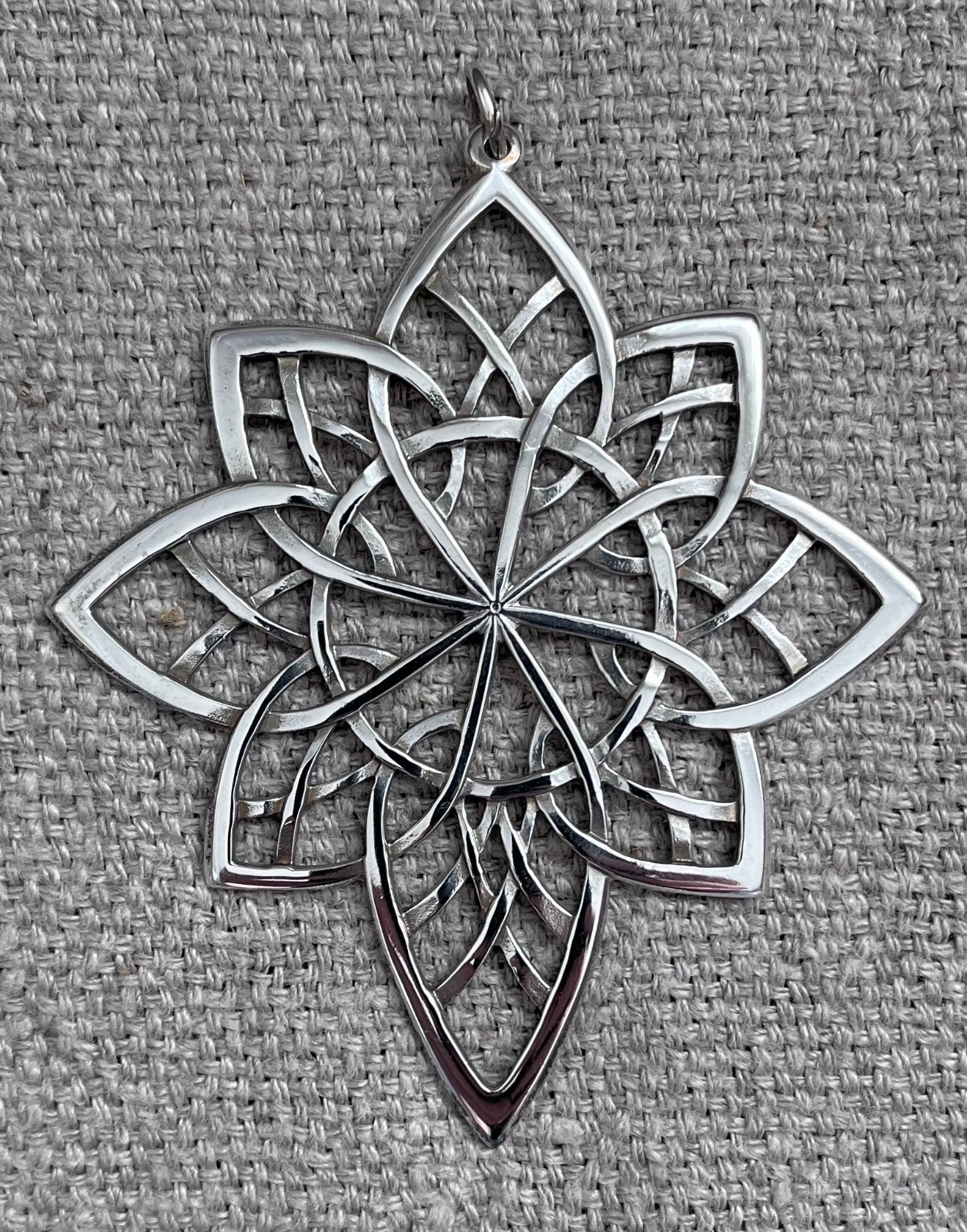Beautiful 1997 Lunt Sterling Silver Christmas Ornament