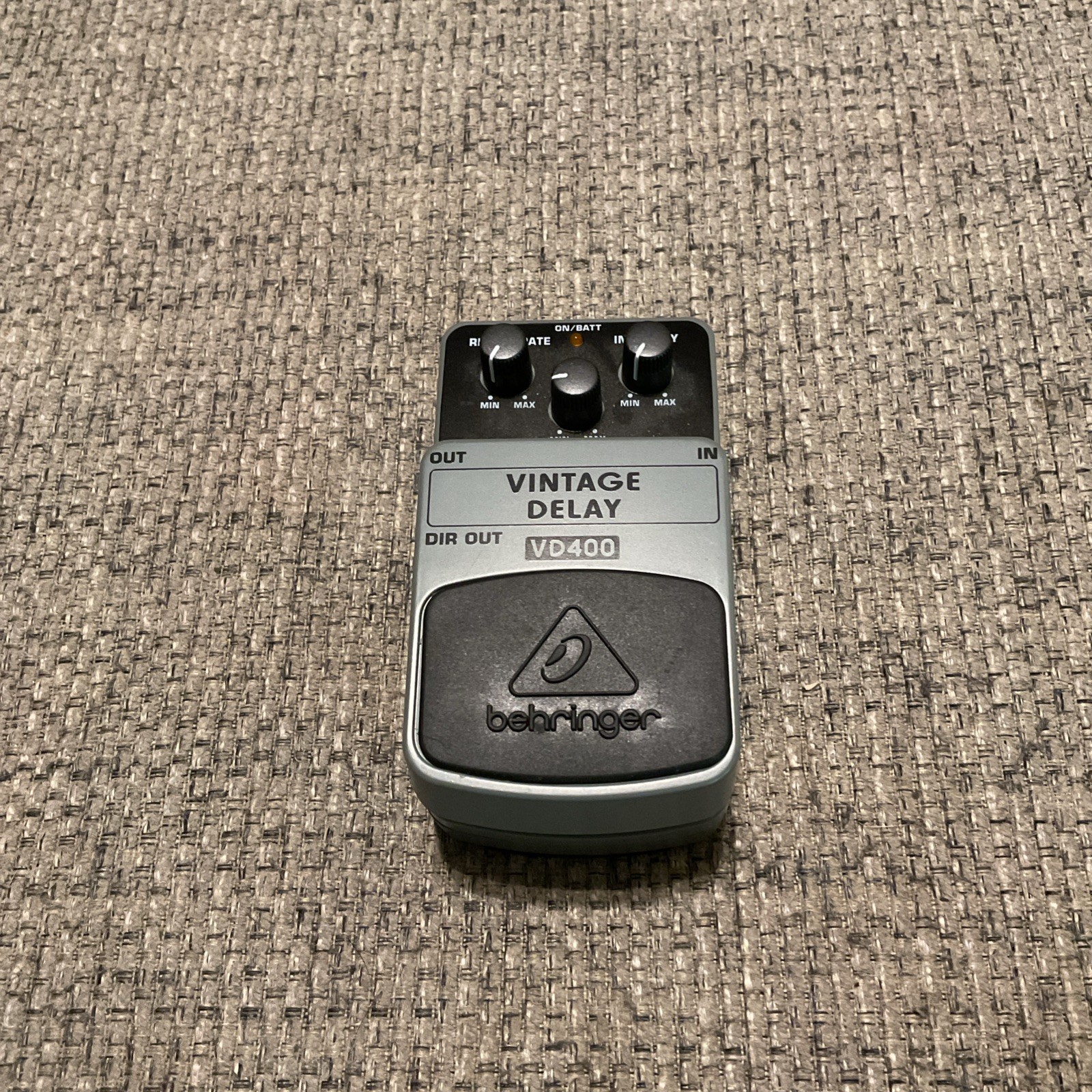 Behringer Vintage Delay VD400 Delay Guitar Effect Pedal Behringer Vintage Delay VD400 Delay Guitar Effect Pedal