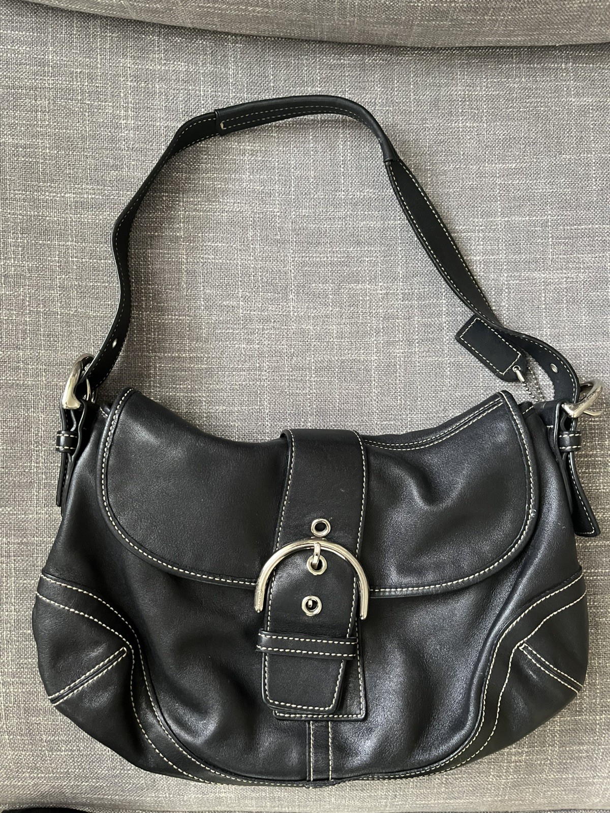Coach Medium Soho Black Leather Buckle Flap Shoulder Bag Hobo 9248 Vintage Y2K