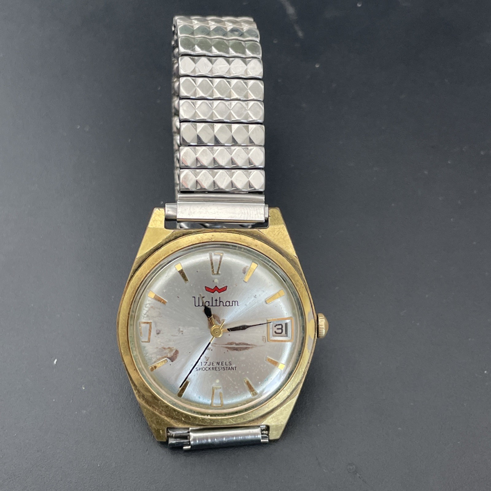 Vintage Waltham 17 Jewels Mechanical Manual Wind Date Watch Running