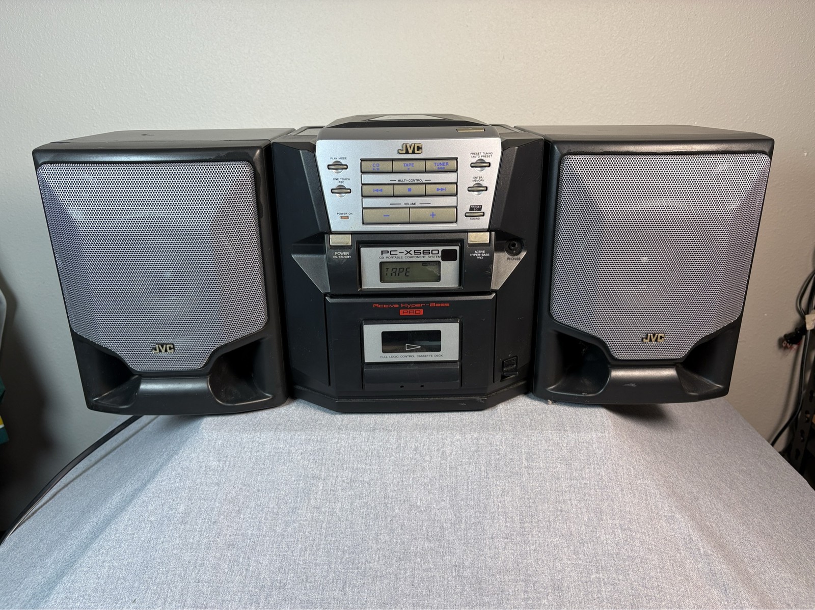 JVC PC-X560BK Portable Component System CD Cassette AM FM Boombox JVC PC-X560BK Portable Component System CD Cassette AM FM Boombox