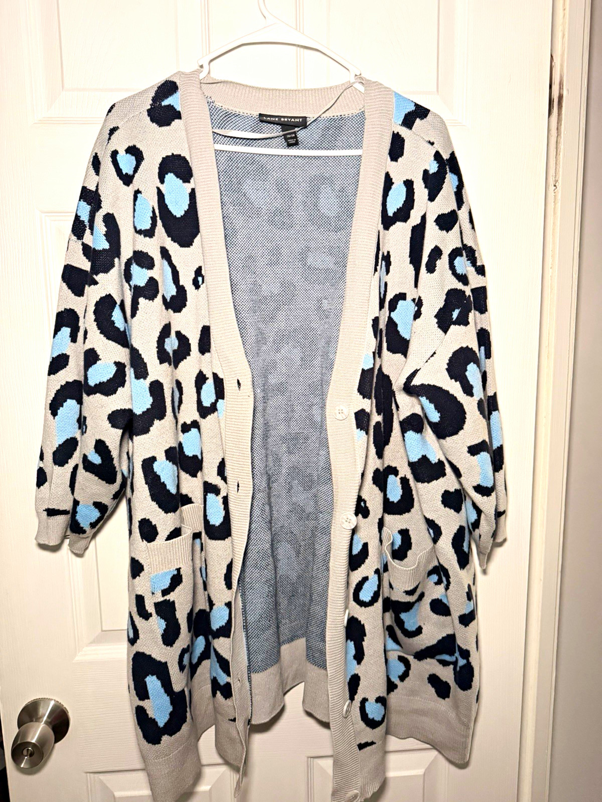 LANE BRYANT Plus 26/28 Gray Blue Leopard Knit Acrylic Cardigan Sweater Pockets