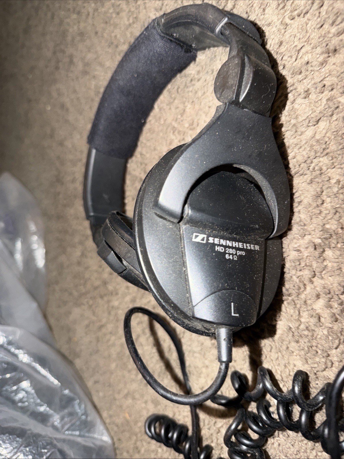 Sennheiser HD 280 Pro Over the Ear Wired Headphones - Black No Ear Pads Sennheiser HD 280 Pro Over the Ear Wired Headphones - Black No Ear Pads