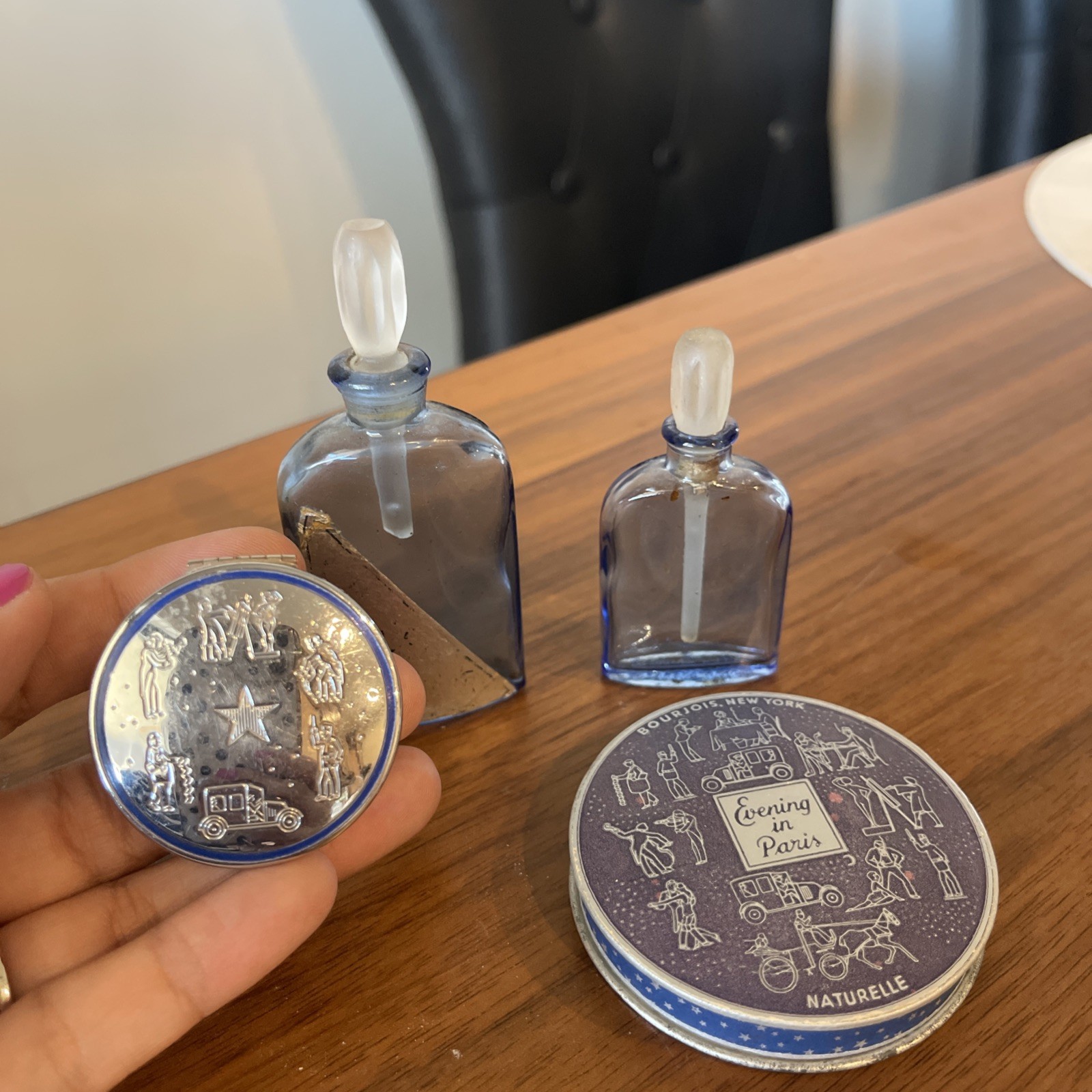 Vintage Antique Bourjois Mini perfume Bottles Powder And Powder Box Set Vintage Antique Bourjois Mini perfume Bottles Powder And Powder Box Set