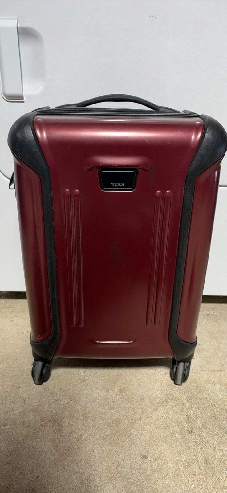 Tumi Vapor International Carry On Maroon Luggage 22\ Tumi Vapor International Carry On Maroon Luggage 22\