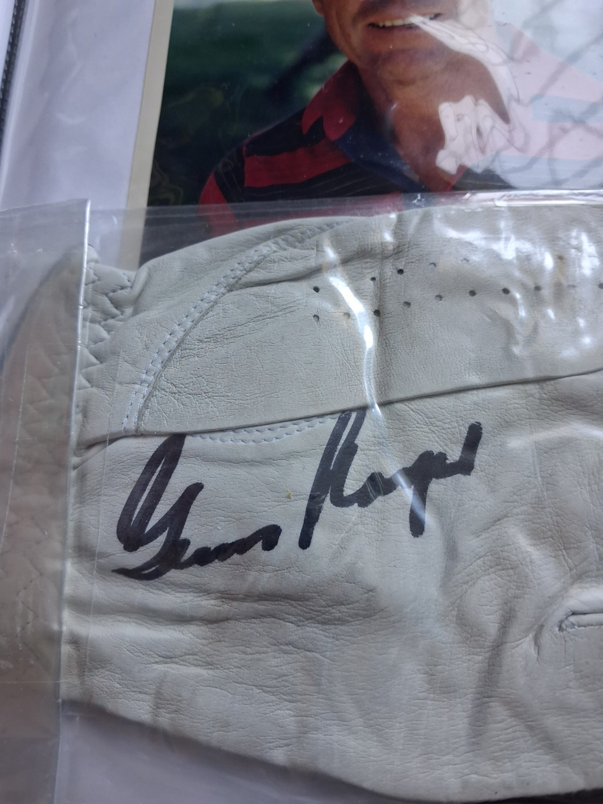 Hand signed and used Gary Player Golf Club and signed 6x 8 picture