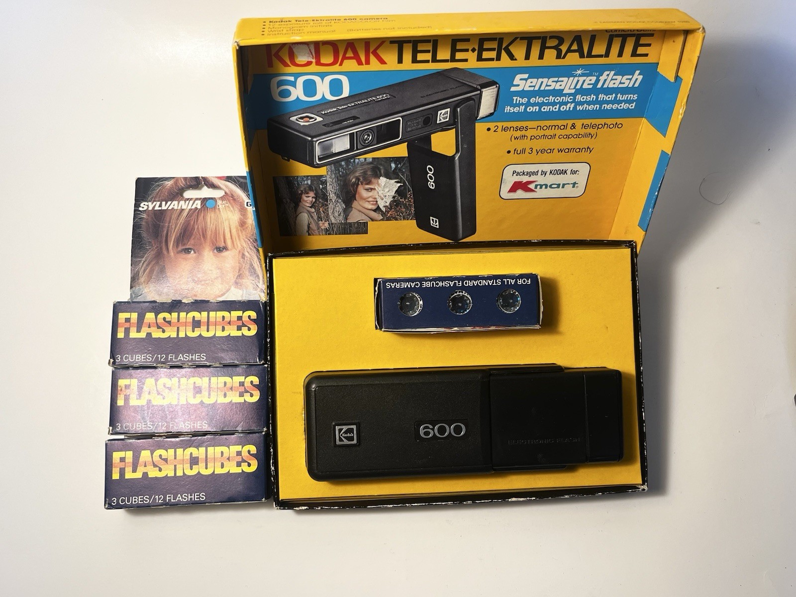 Kodak Tele-Ektralite 600 Flash Film Camera with Unopened Flashcubes Kodak Tele-Ektralite 600 Flash Film Camera with Unopened Flashcubes