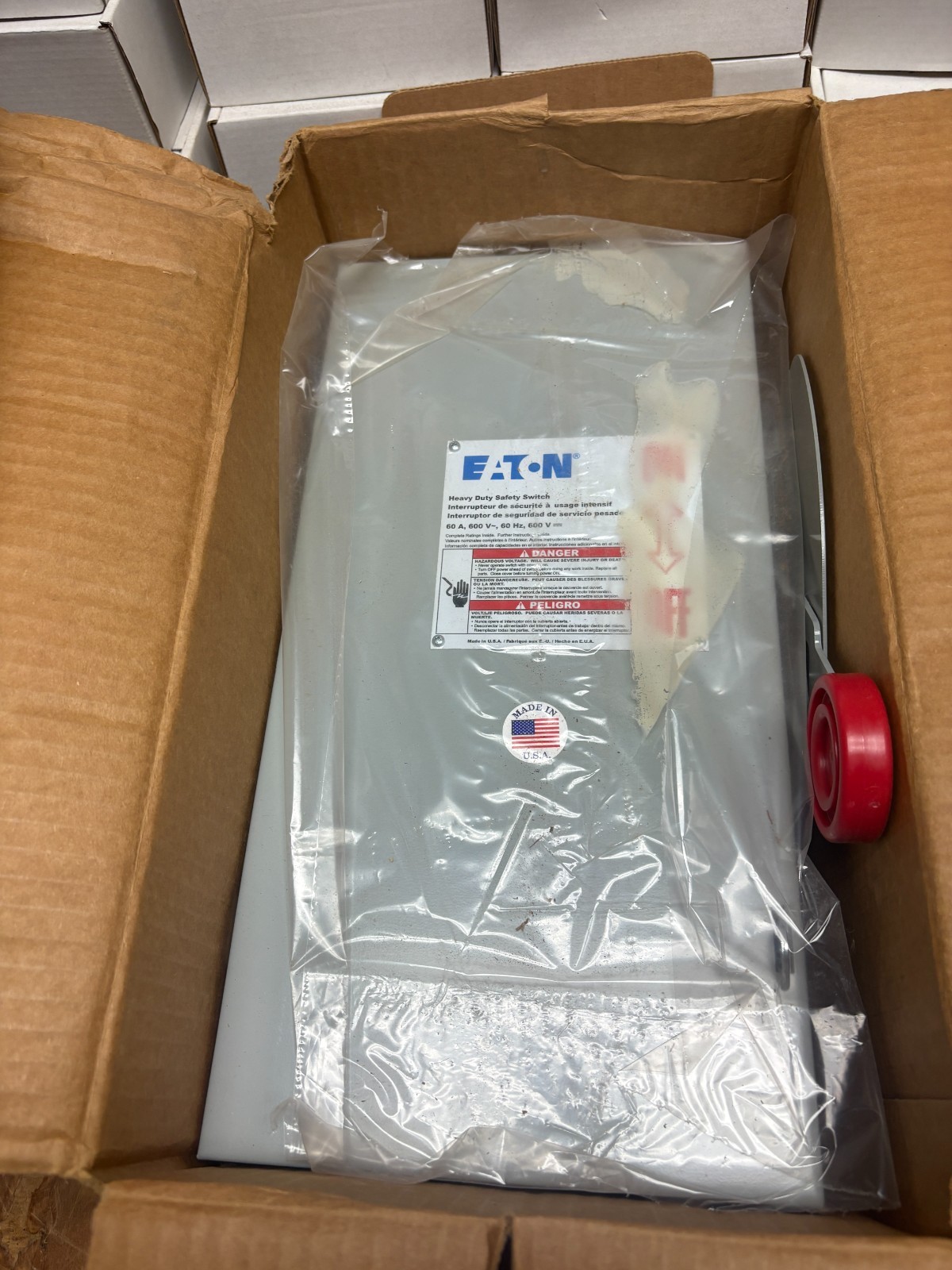 New Eaton Heavy Duty DH262NGK 60 Amps Safety Switch Disconnect New Eaton Heavy Duty DH262NGK 60 Amps Safety Switch Disconnect