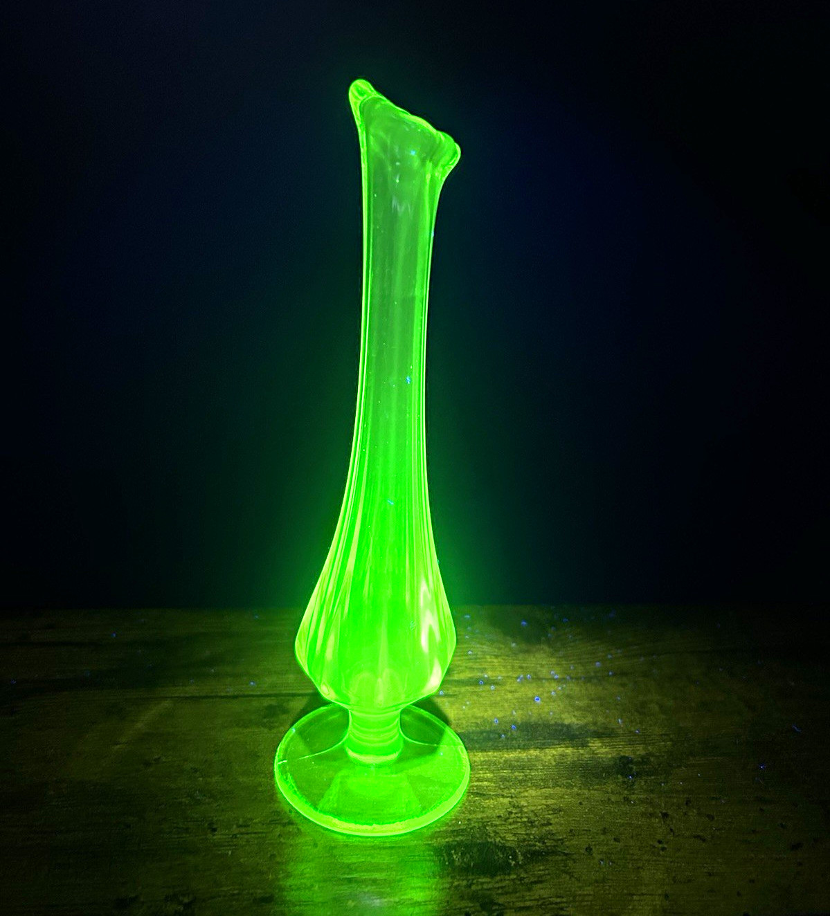 Vintage Fenton Uranium Glass 8.5\